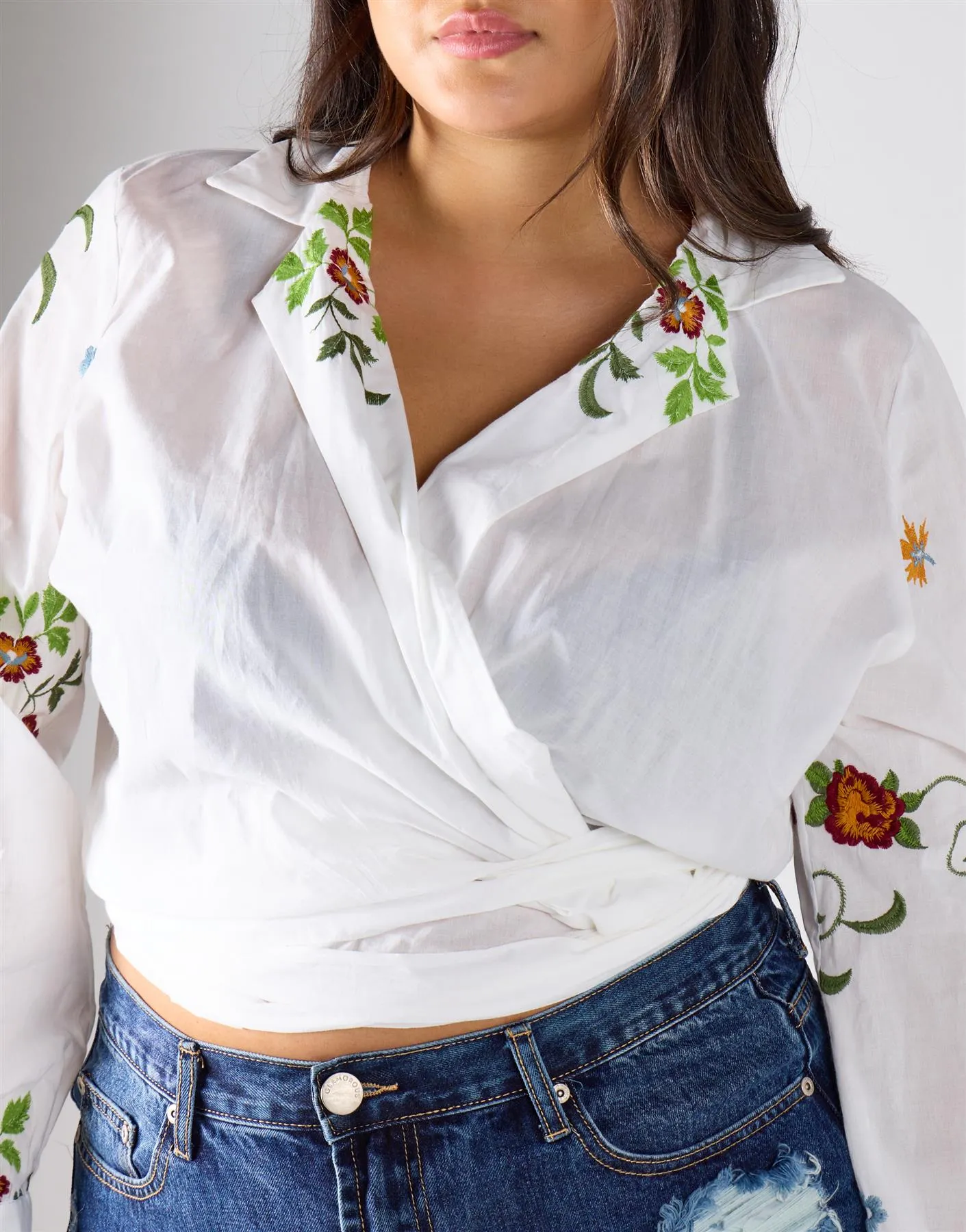 Glamorous Curve White Floral Blouse sold by Glamorous product image thumbnail 3