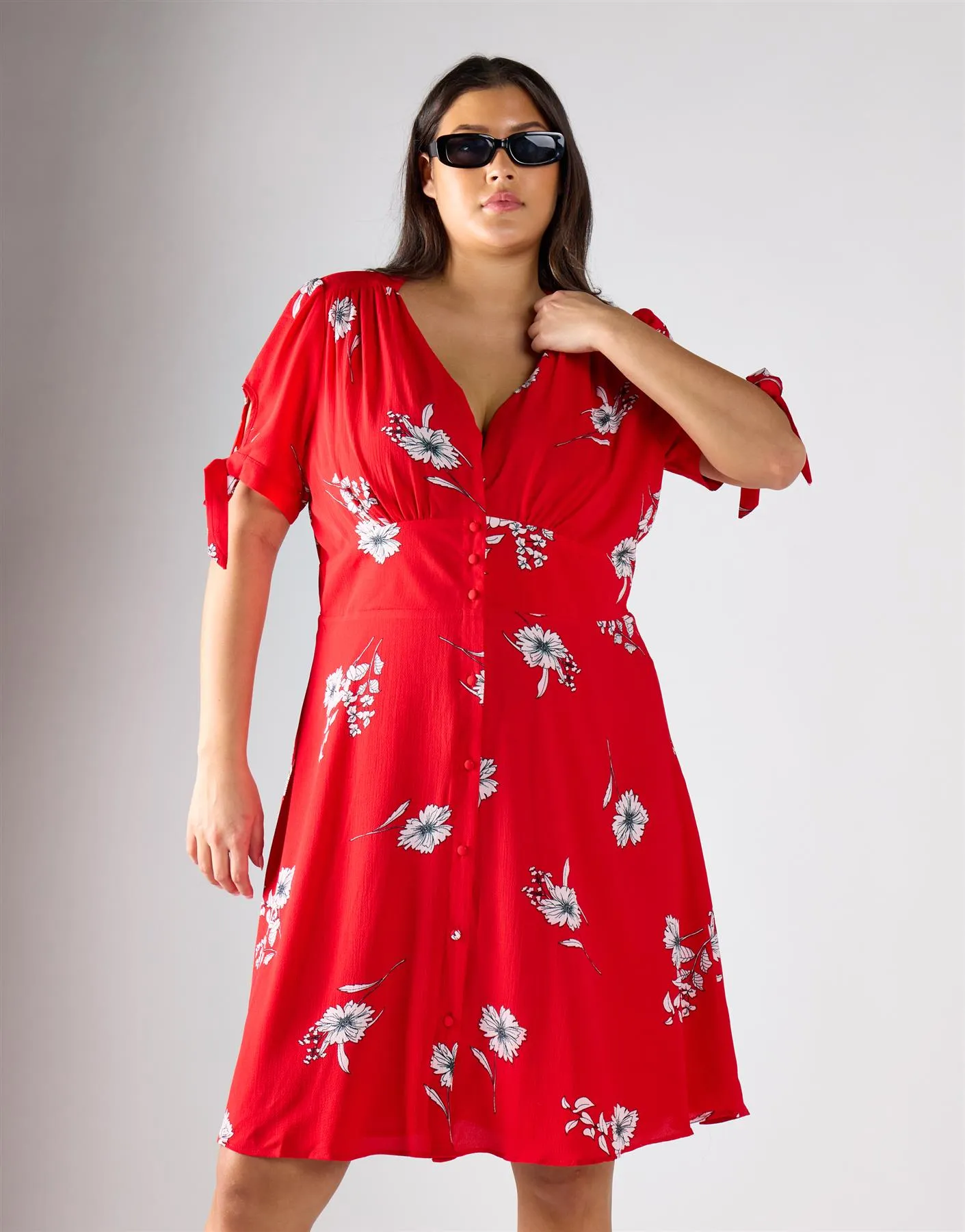 Glamorous Curve Red Floral Print Midi Dress sold by Glamorous