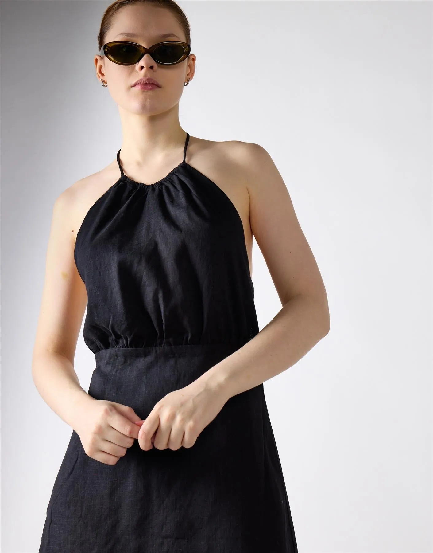 Black Linen Open Tie Back Mini Dress sold by Glamorous product image thumbnail 3