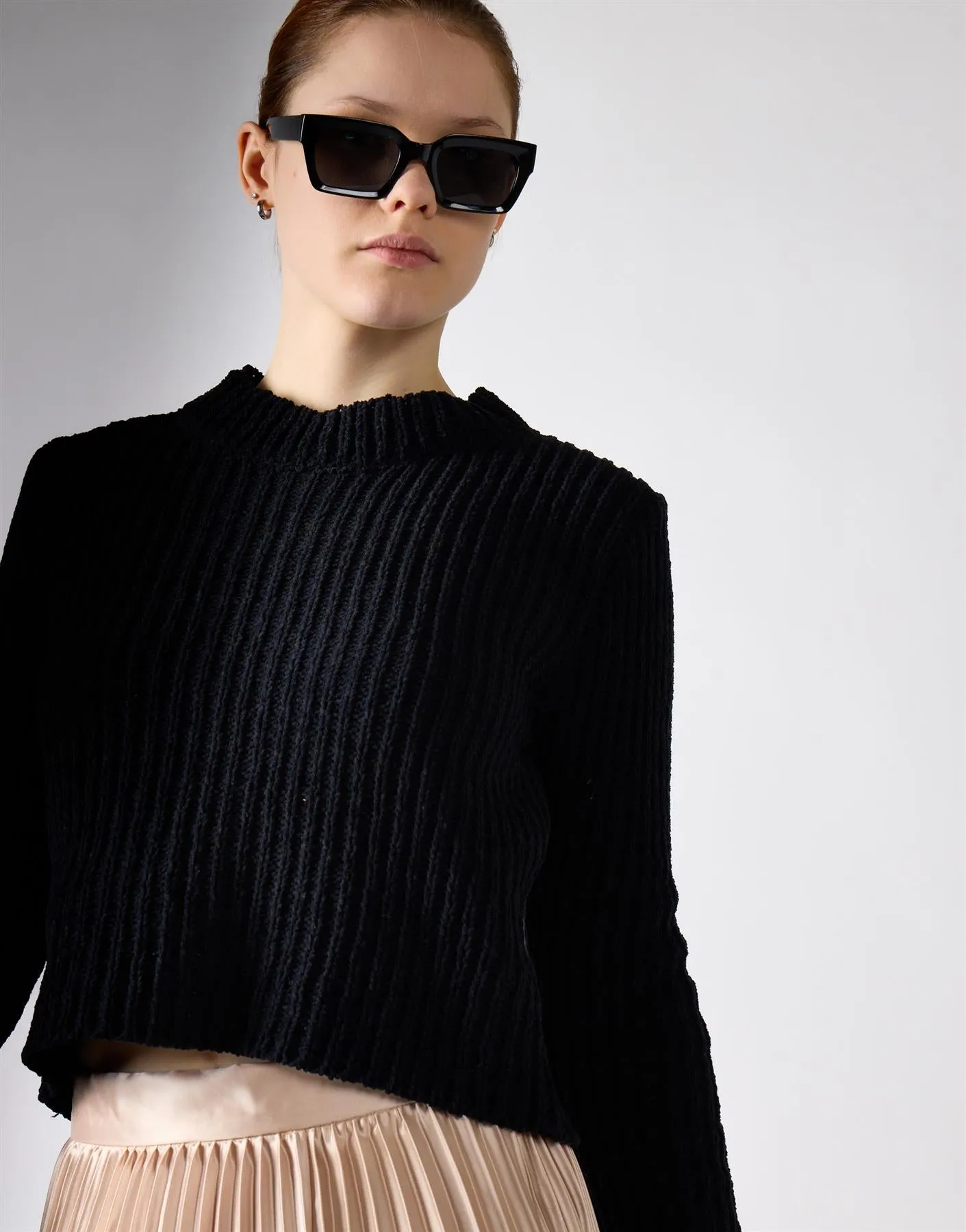 Crew Neck Cropped Jumper - Black sold by Glamorous product image thumbnail 3