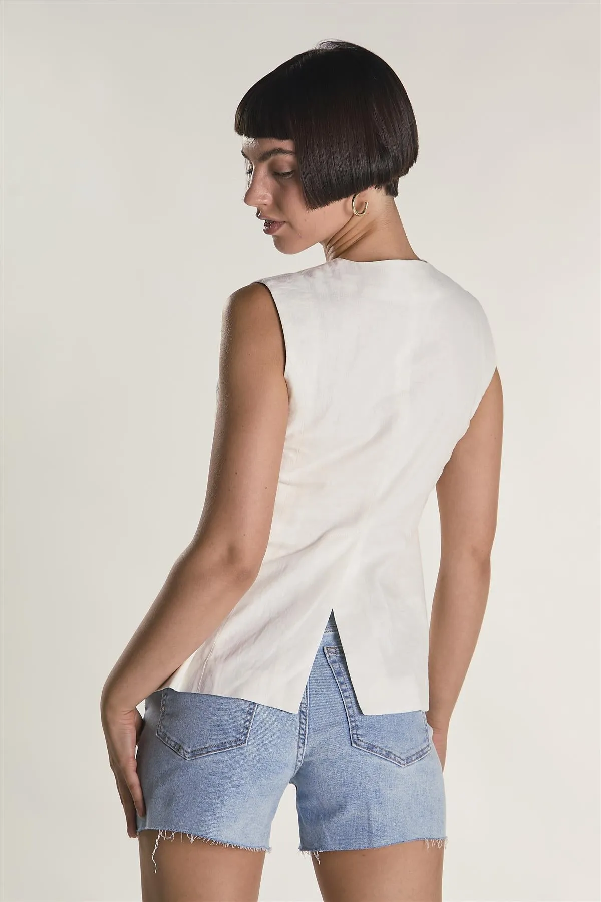Slim Fit Stretchy Denim Shorts - Light Blue Wash sold by Glamorous product image thumbnail 2