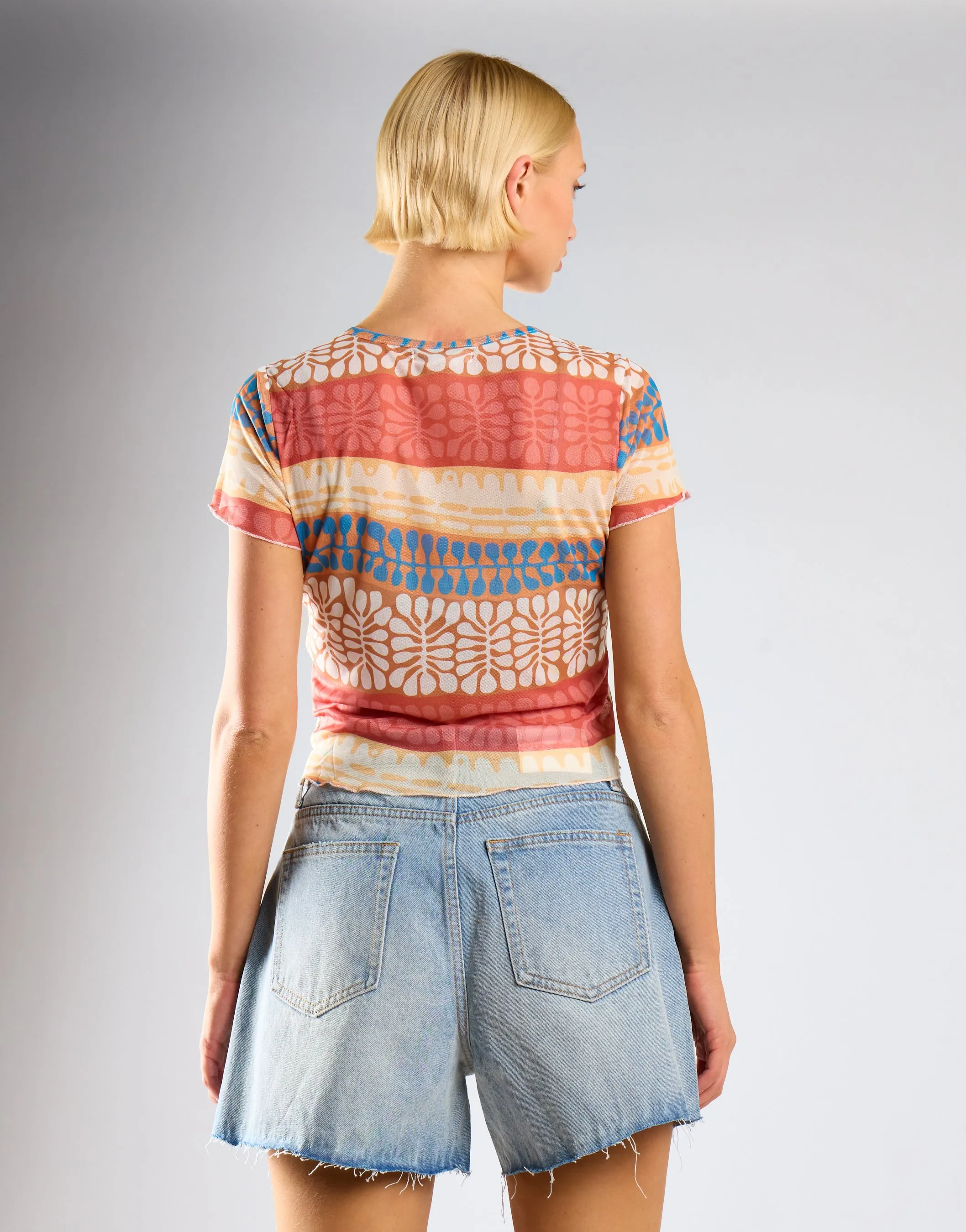 Vintage Blue Mid Rise Frayed Hem Denim Shorts sold by Glamorous product image thumbnail 2