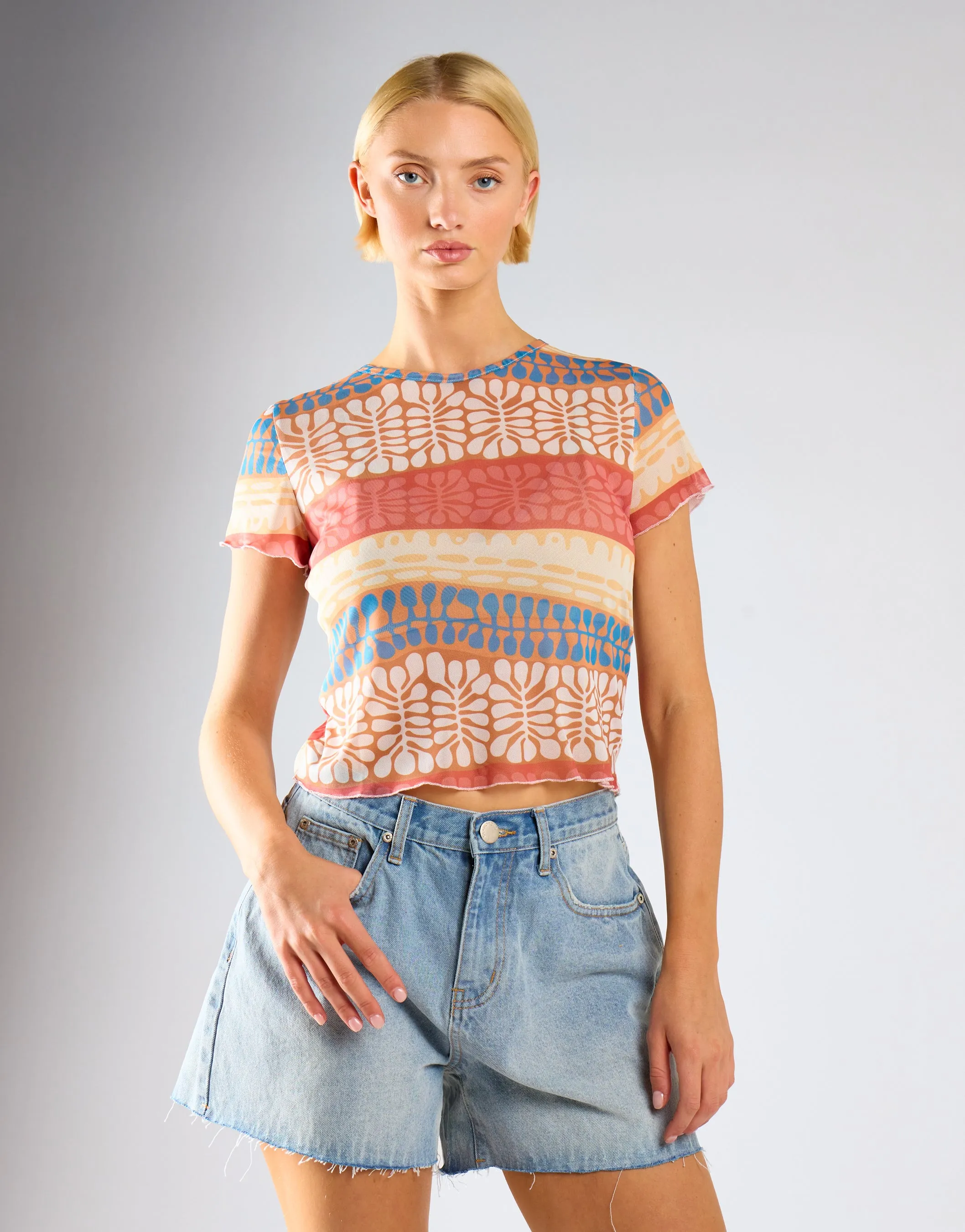 Vintage Blue Mid Rise Frayed Hem Denim Shorts sold by Glamorous product image thumbnail 4