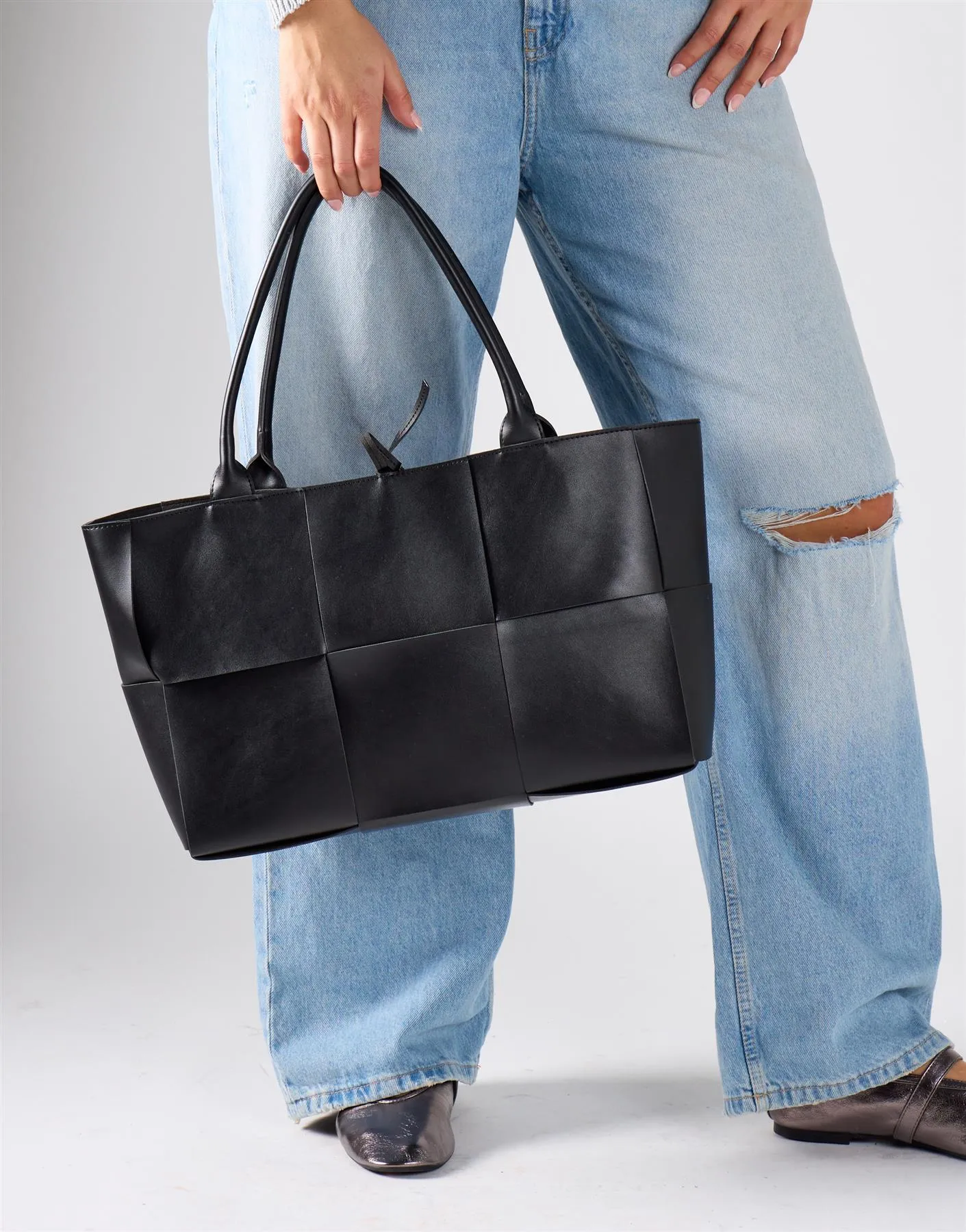 Quilted Shoulder Bag - Black sold by Glamorous