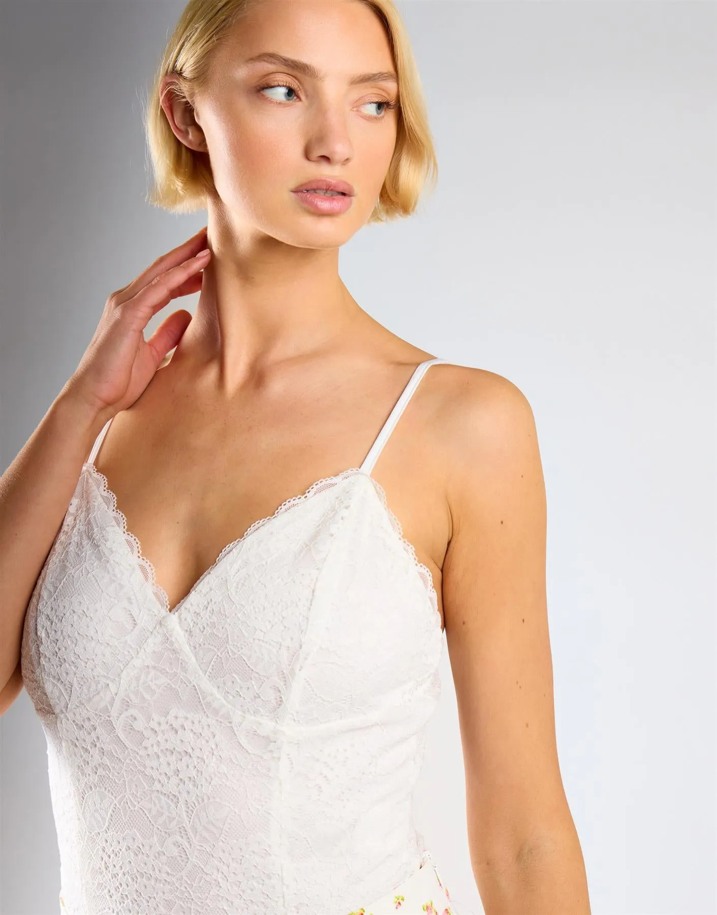 V-Neck Bodysuit - White Lace sold by Glamorous product image thumbnail 3