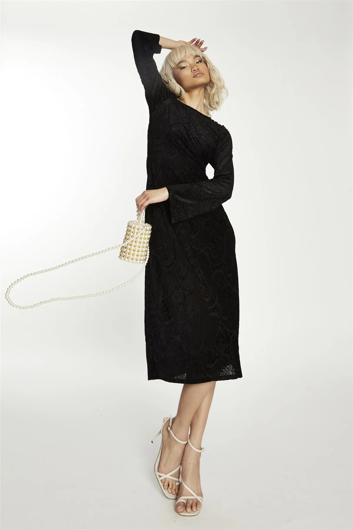 Black Paisley Devore Open Tie Back Midaxi Dress sold by Glamorous product image thumbnail 3