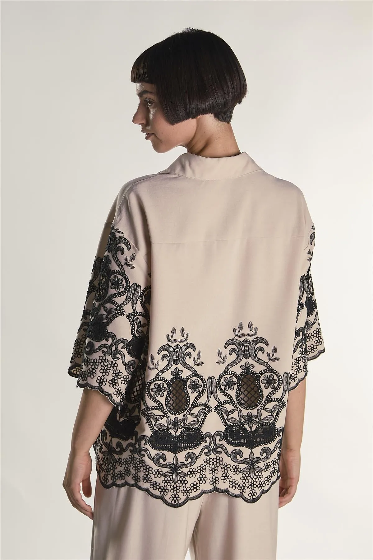 Stone Black Border Cropped Shirt sold by Glamorous product image thumbnail 2