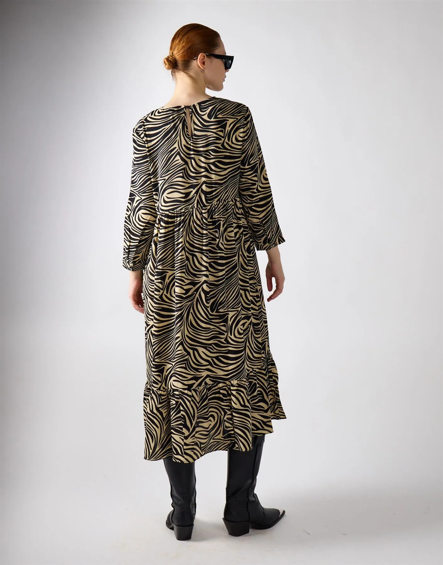 Stone Black Zebra 3/4 Sleeve Midi Dress sold by Glamorous product image thumbnail 2
