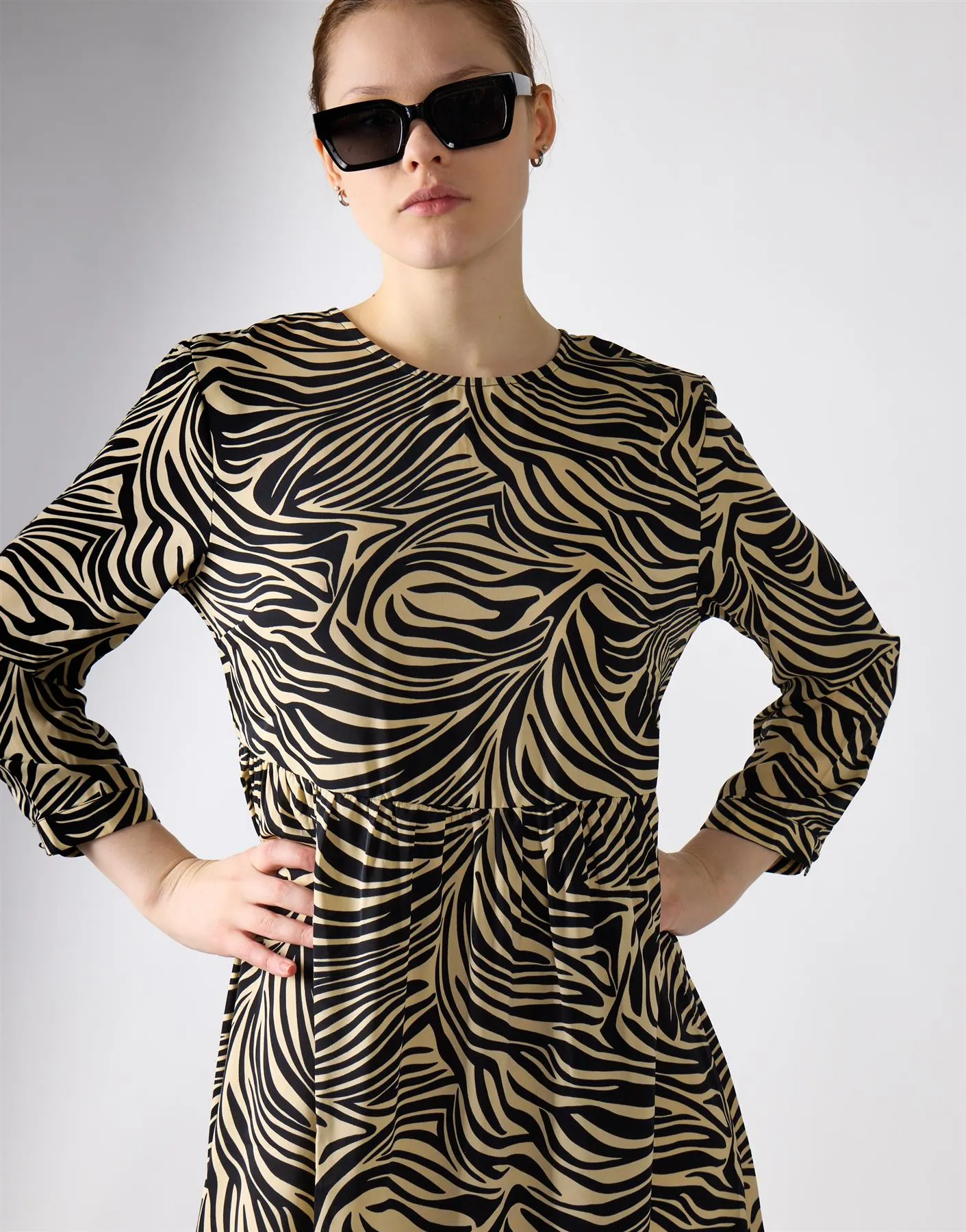 Stone Black Zebra 3/4 Sleeve Midi Dress sold by Glamorous product image thumbnail 3