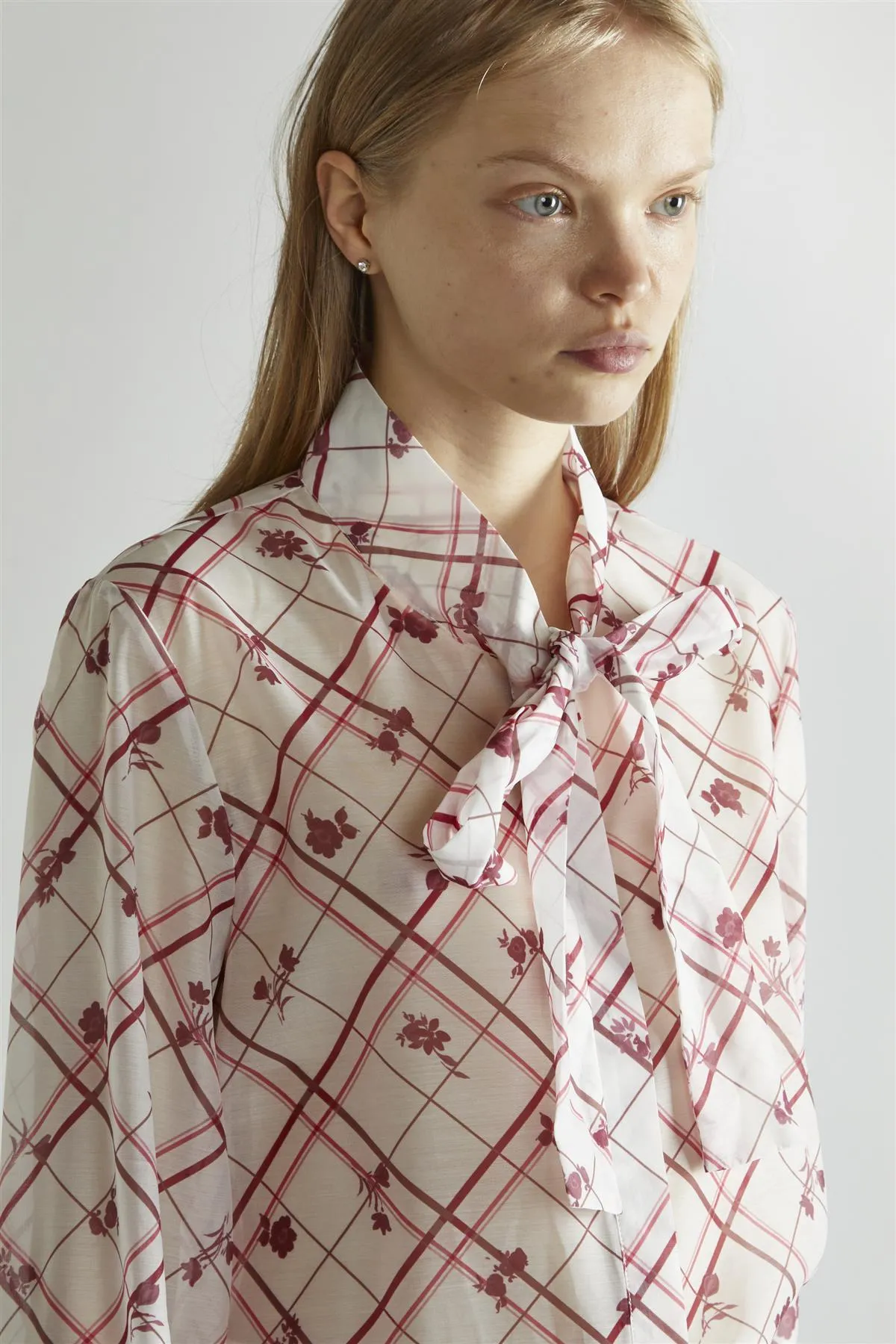 Burgundy Floral Check Tie Detail Blouse sold by Glamorous product image thumbnail 4