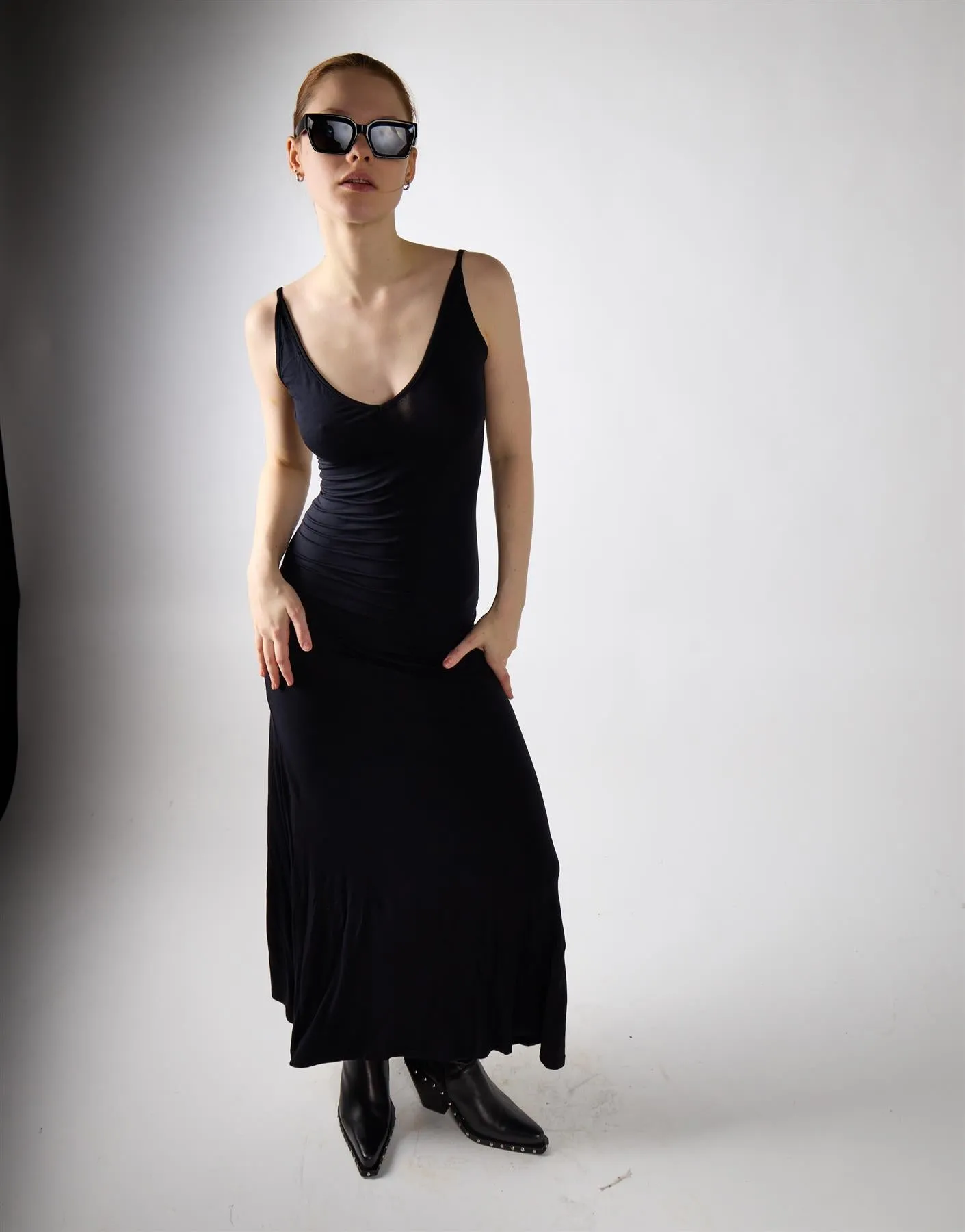 Black V-Neck Open Back Maxi Dress sold by Glamorous product image thumbnail 3