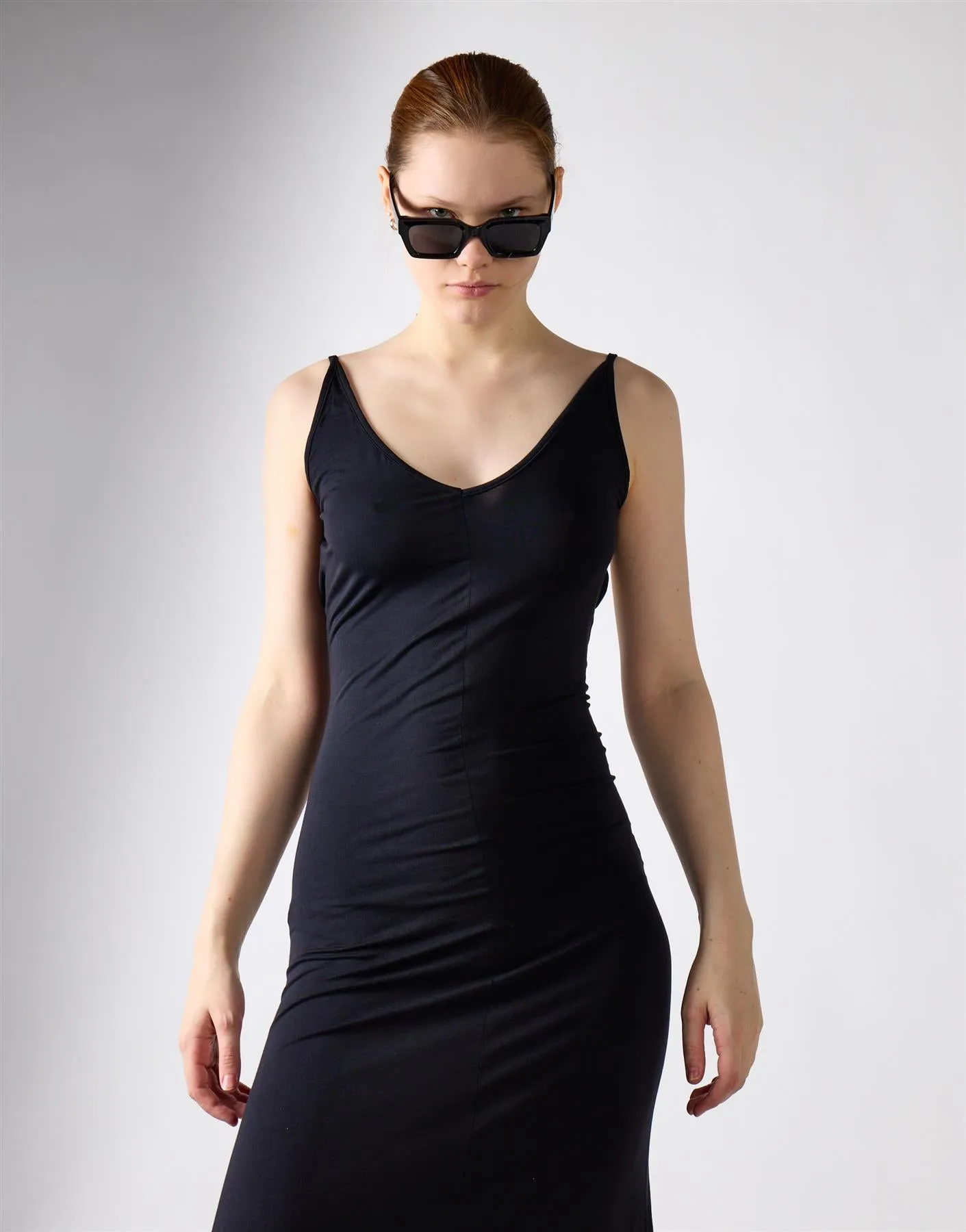 Black V-Neck Open Back Maxi Dress sold by Glamorous product image thumbnail 4