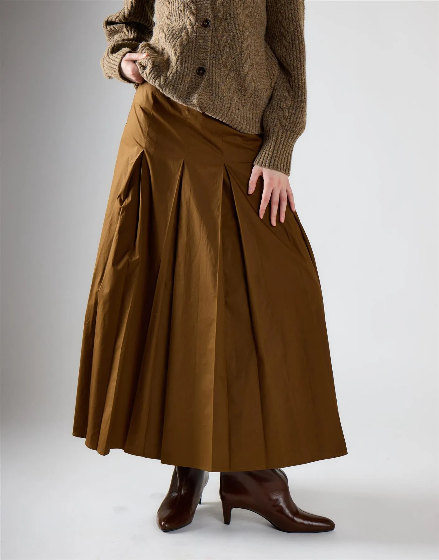 Deep Olive Pleated Midi Skirt sold by Glamorous product image thumbnail 3