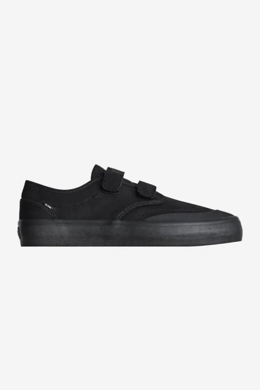 Motley II Strap - Oiled Black/Black - Shoes sold by Globe