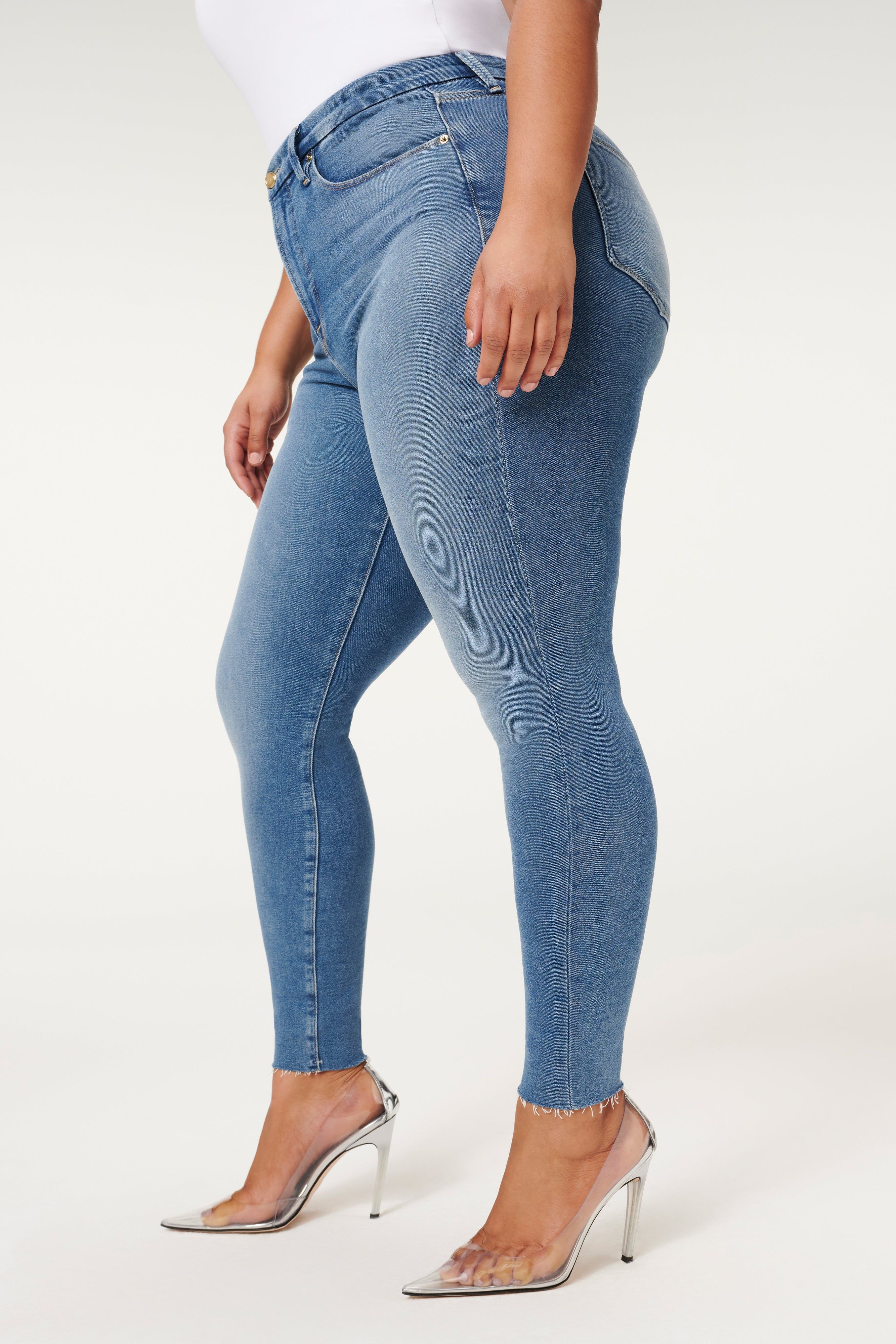 GOOD LEGS SKINNY JEANS | BLUE655 sold by Good American product image thumbnail 10