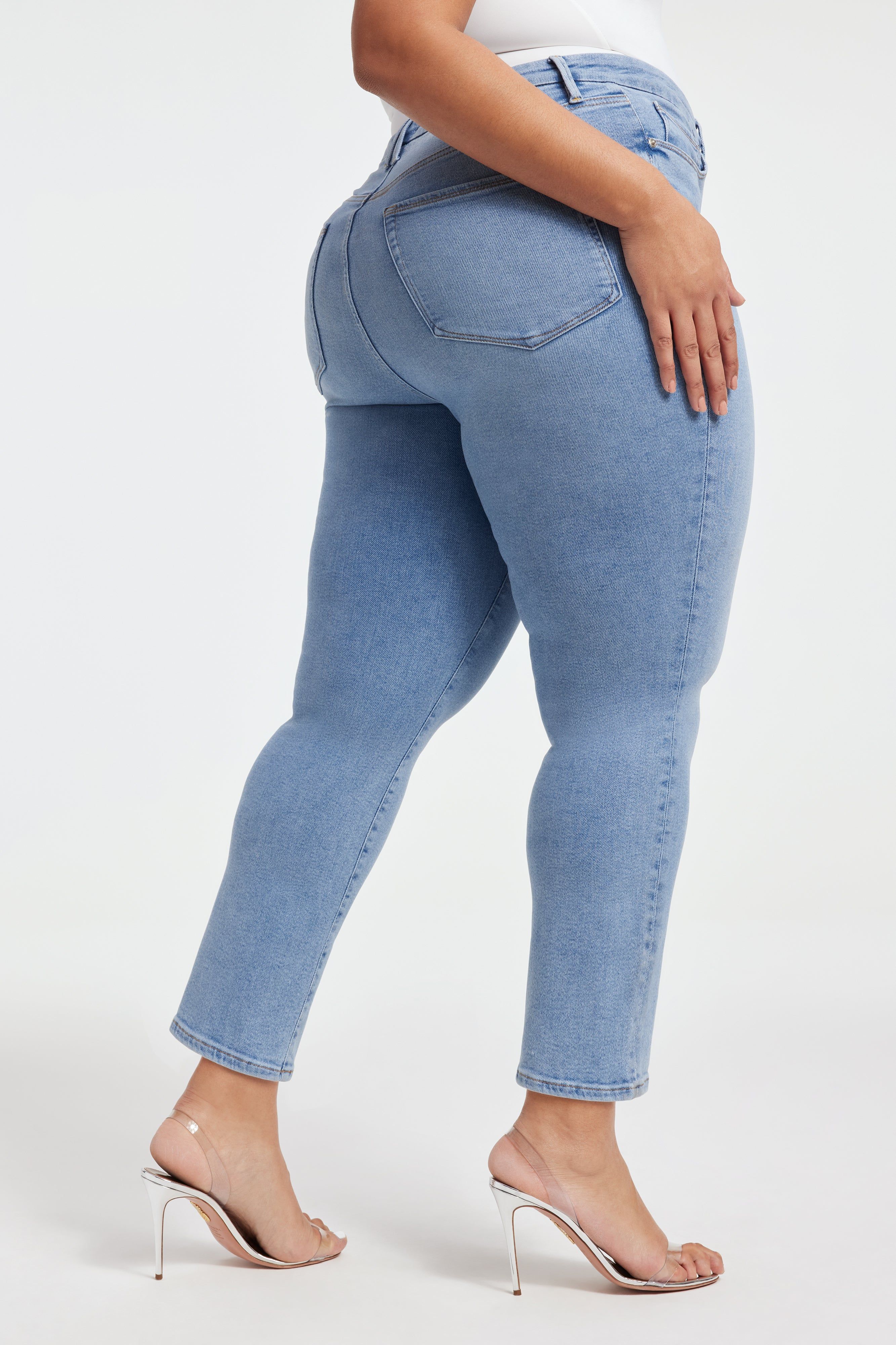 GOOD LEGS CIGARETTE JEANS | INDIGO475 sold by Good American product image thumbnail 3