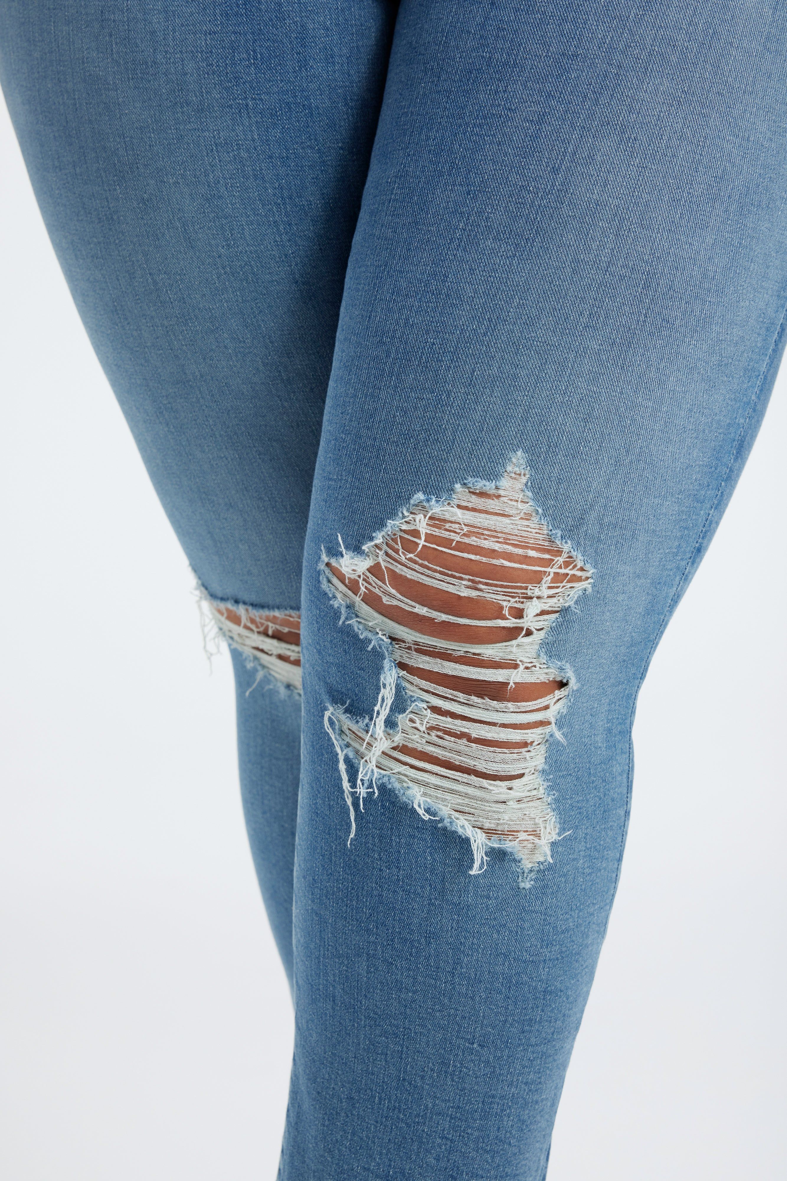 GOOD LEGS CIGARETTE JEANS | INDIGO227 sold by Good American product image thumbnail 12