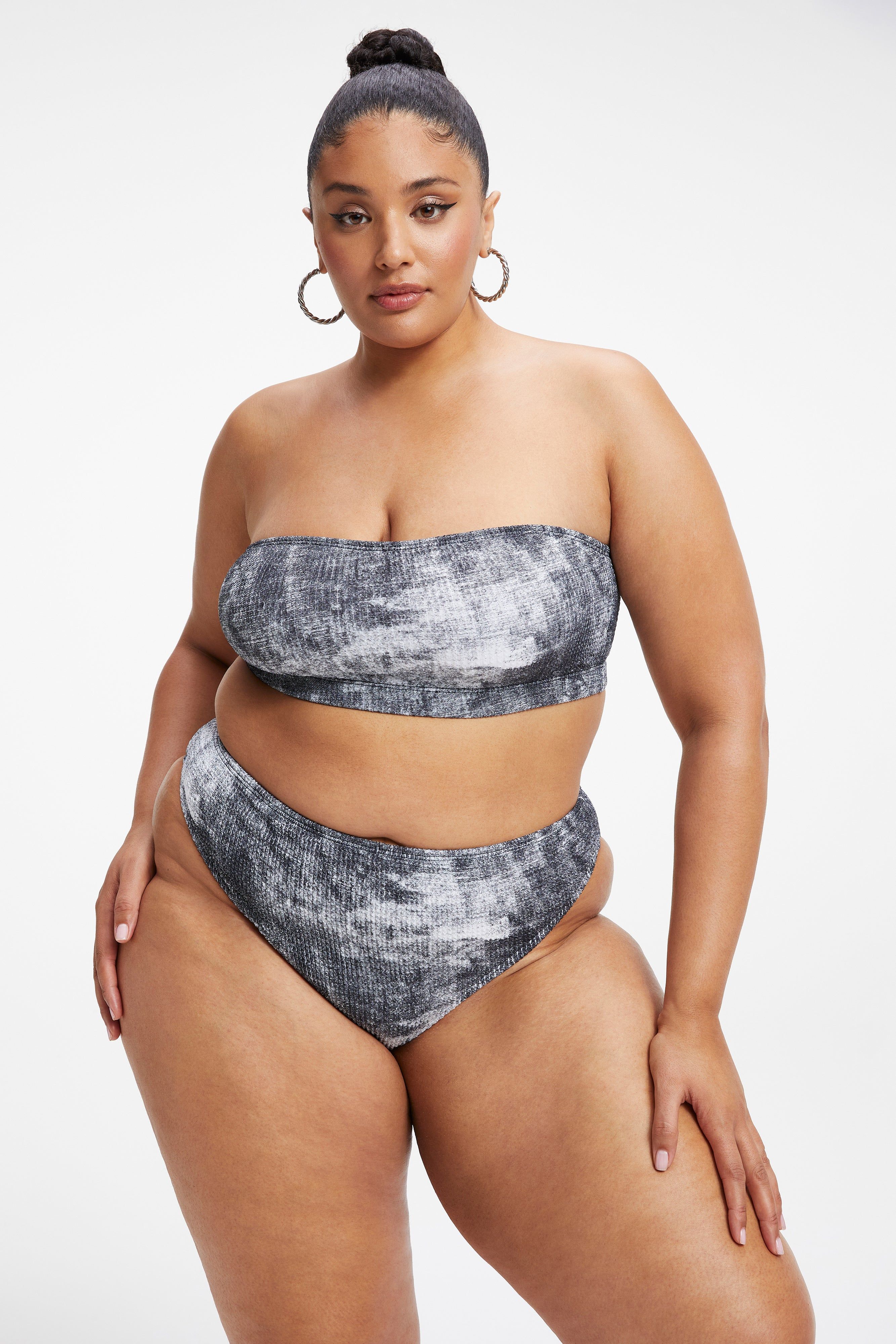 ALWAYS FITS BETTER BAND BIKINI TOP| GREY TIE DYE002 sold by Good American product image thumbnail 13