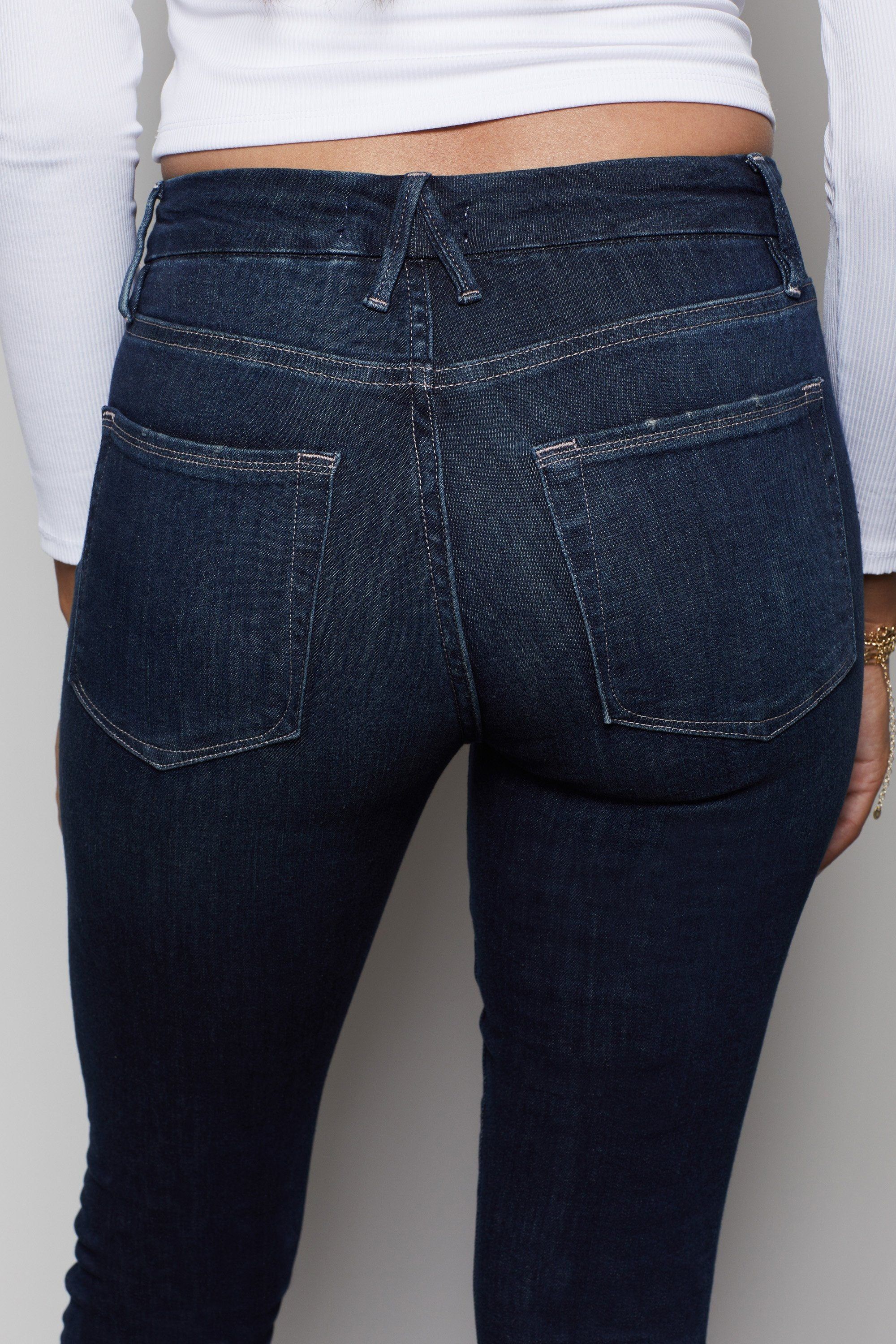 GOOD LEGS CROPPED JEANS | BLUE260 sold by Good American product image thumbnail 8