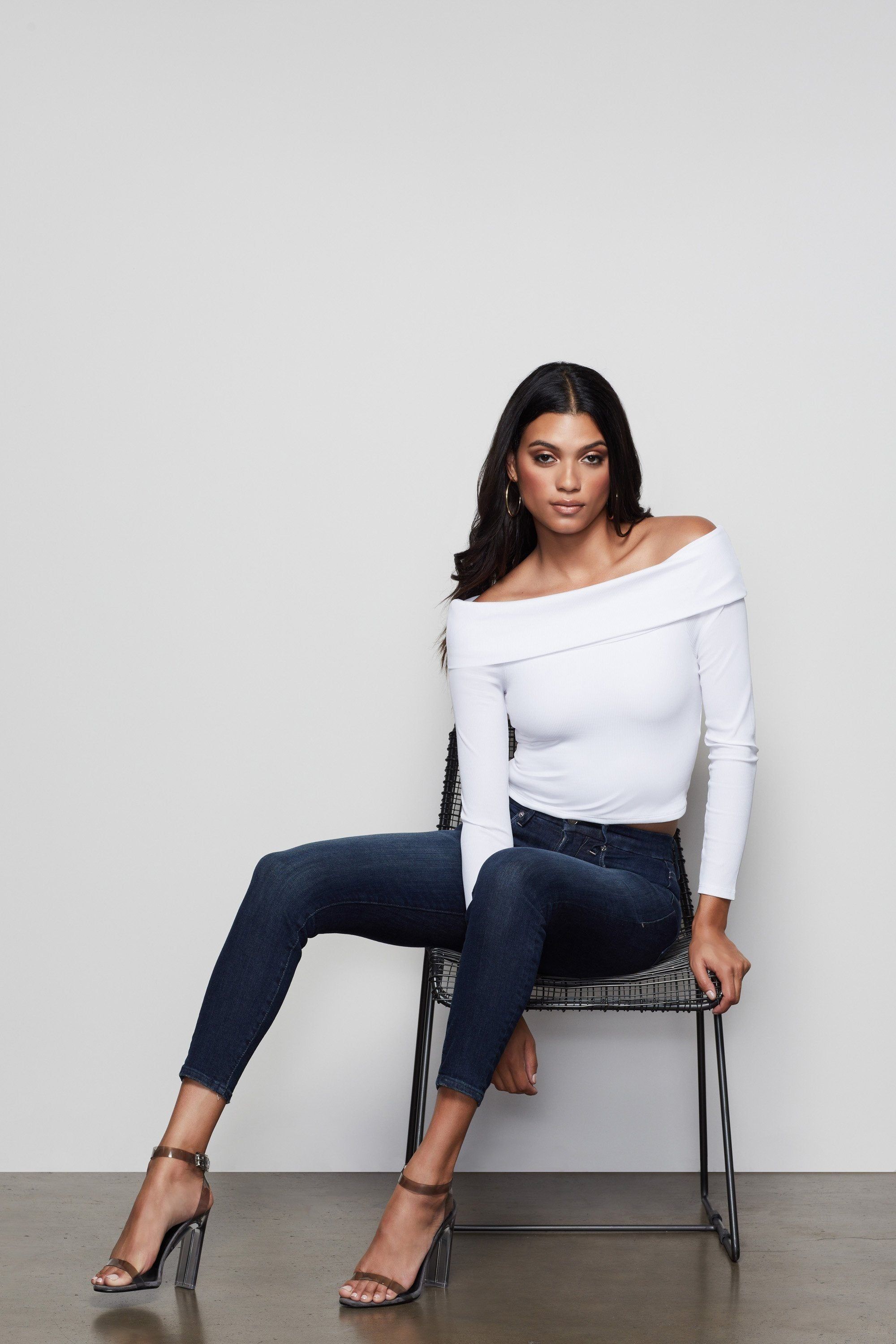 GOOD LEGS CROPPED JEANS | BLUE260 sold by Good American product image thumbnail 9