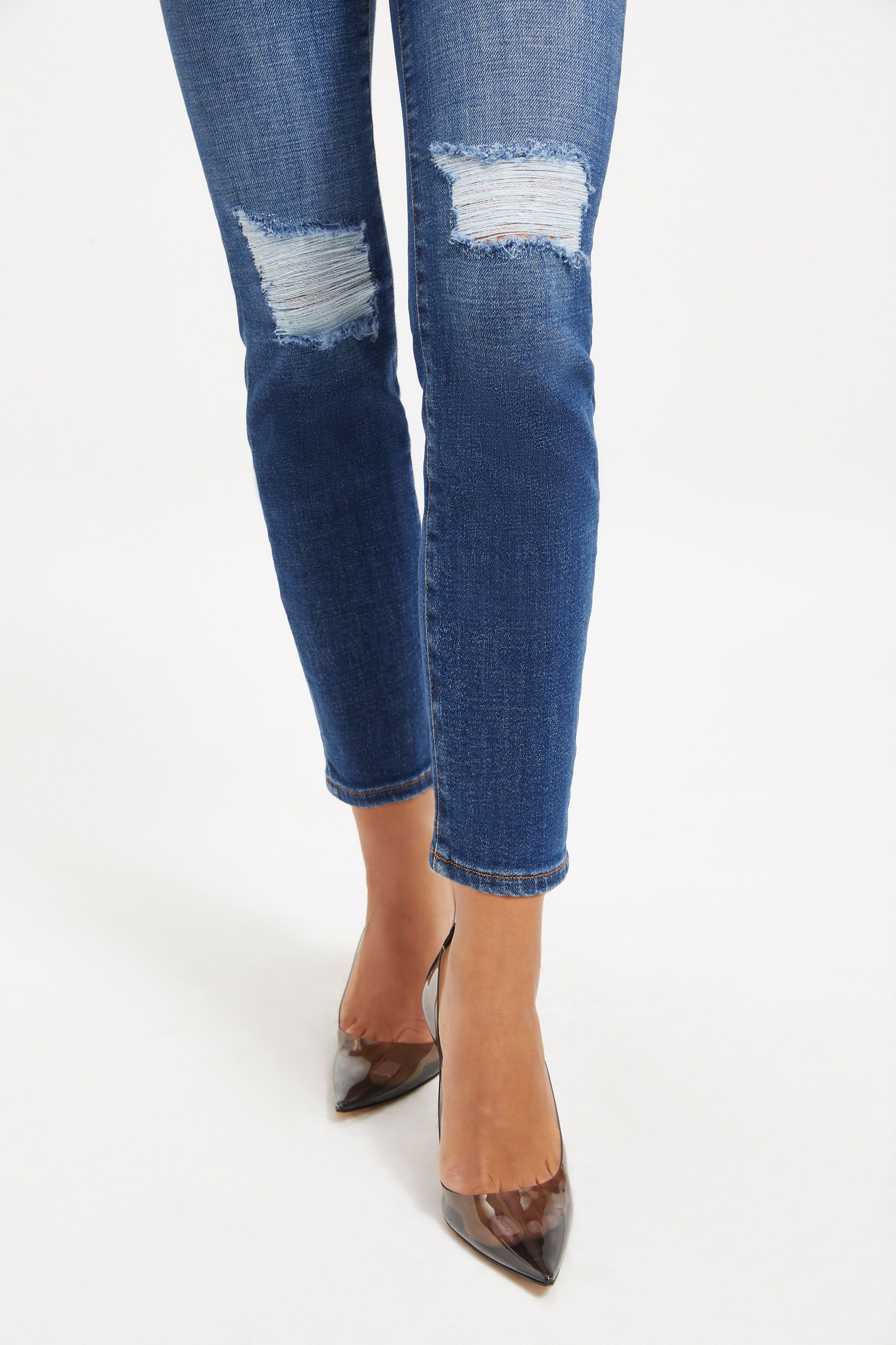 GOOD CLASSIC JEANS | INDIGO207 sold by Good American product image thumbnail 5