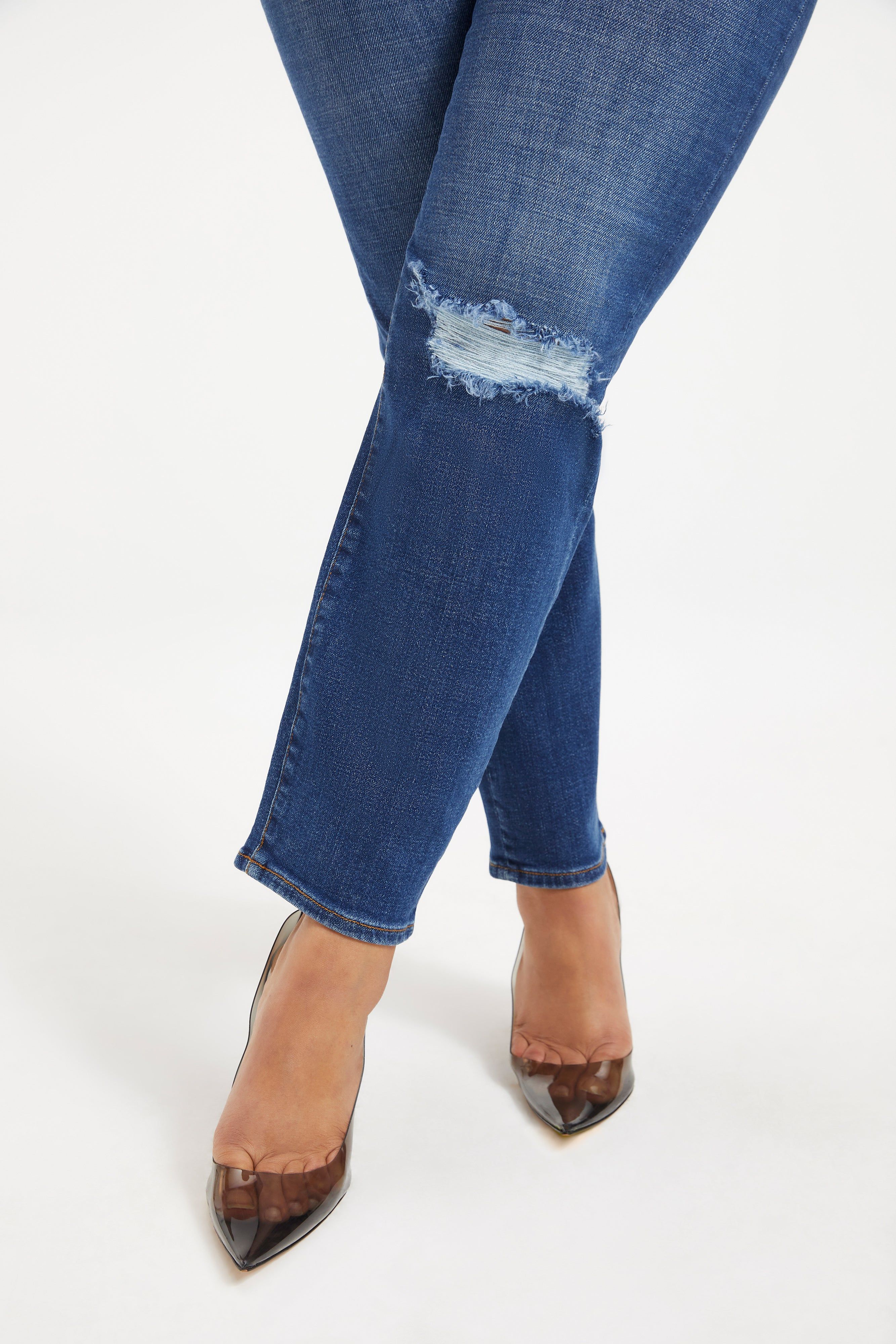 GOOD CLASSIC JEANS | INDIGO207 sold by Good American product image thumbnail 12