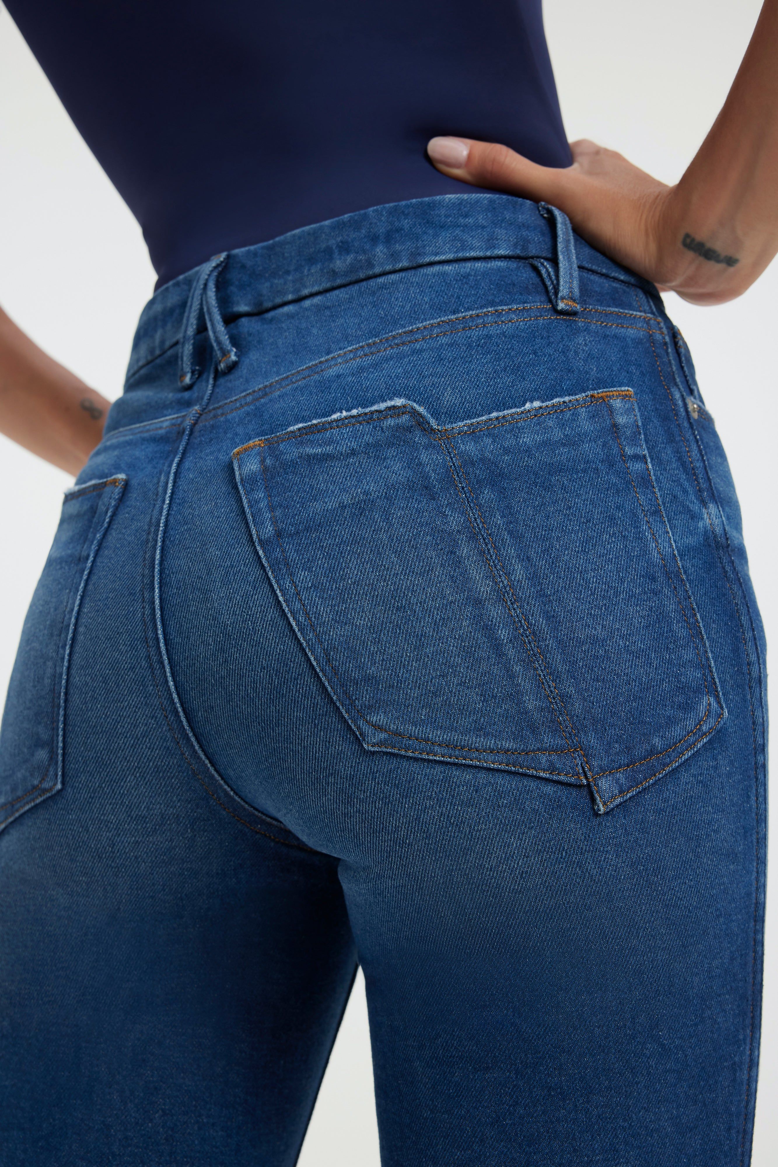 GOOD CURVE STRAIGHT JEANS | INDIGO336 sold by Good American product image thumbnail 10
