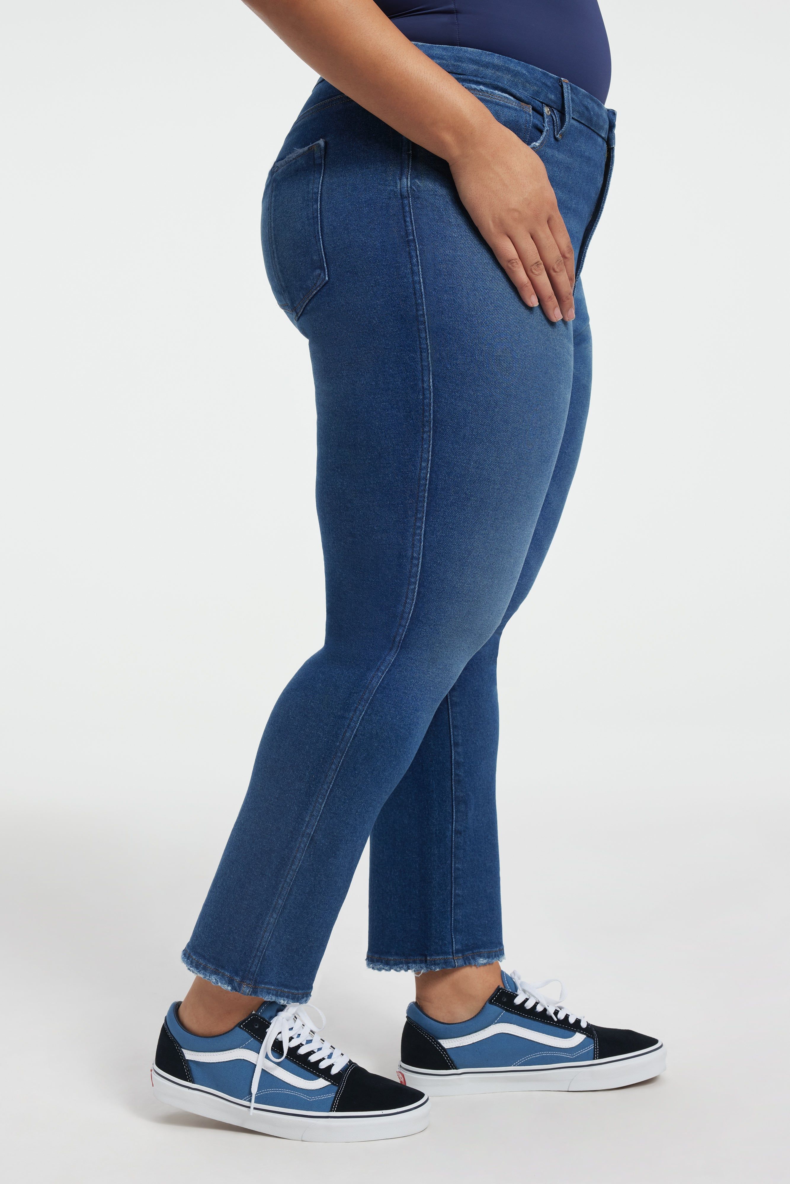 GOOD CURVE STRAIGHT JEANS | INDIGO336 sold by Good American product image thumbnail 3
