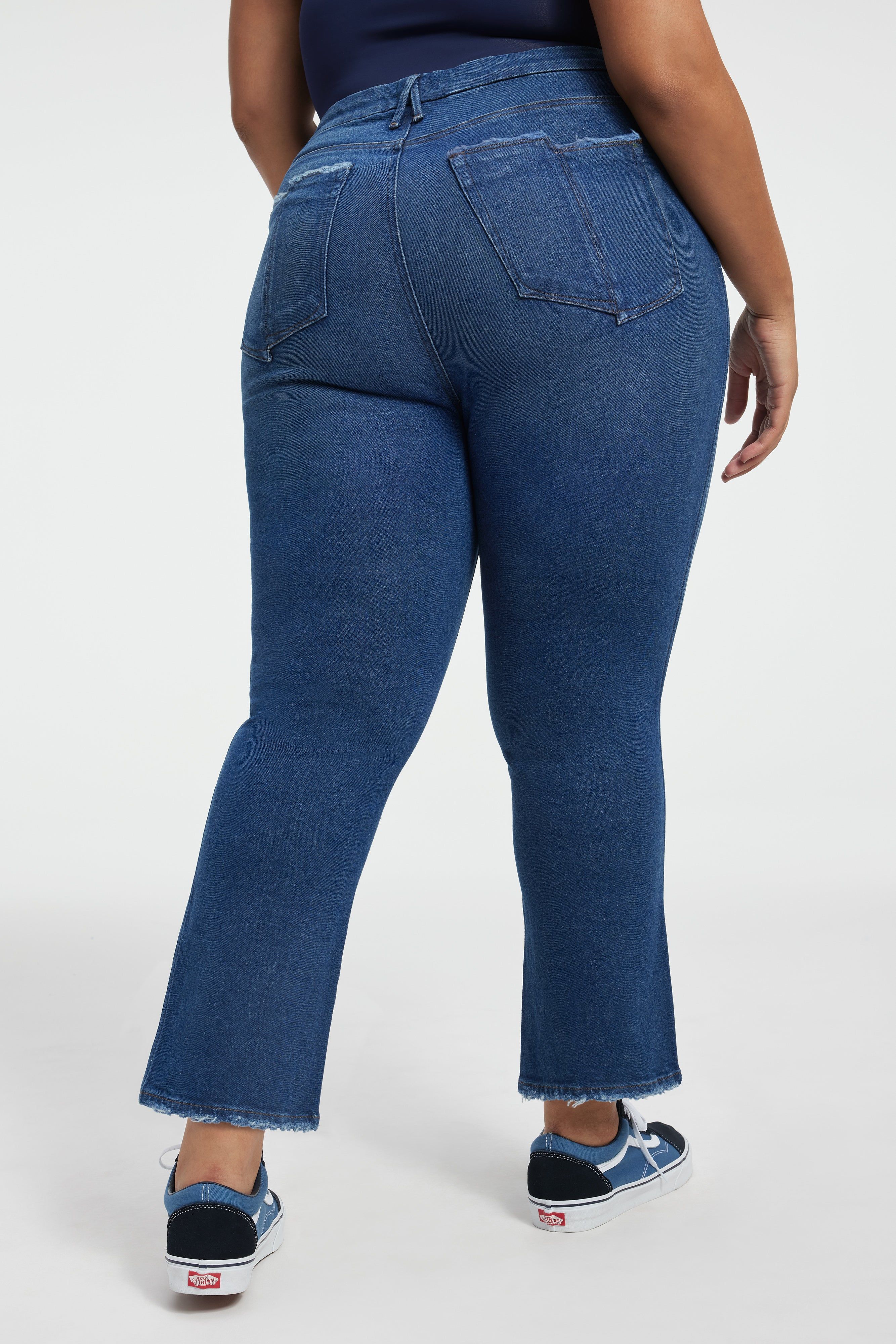 GOOD CURVE STRAIGHT JEANS | INDIGO336 sold by Good American product image thumbnail 4