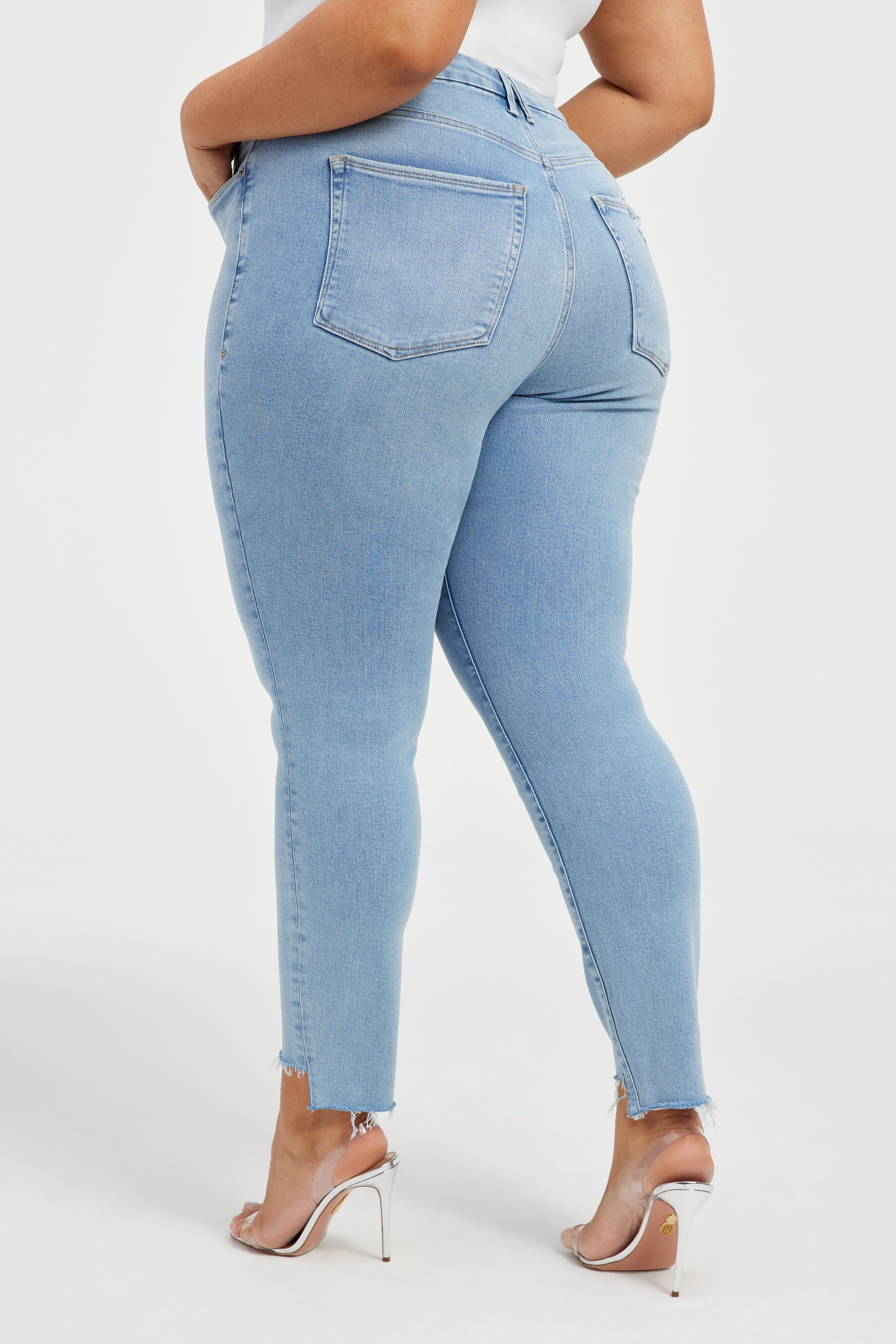 GOOD LEGS SKINNY JEANS | INDIGO390 sold by Good American product image thumbnail 4