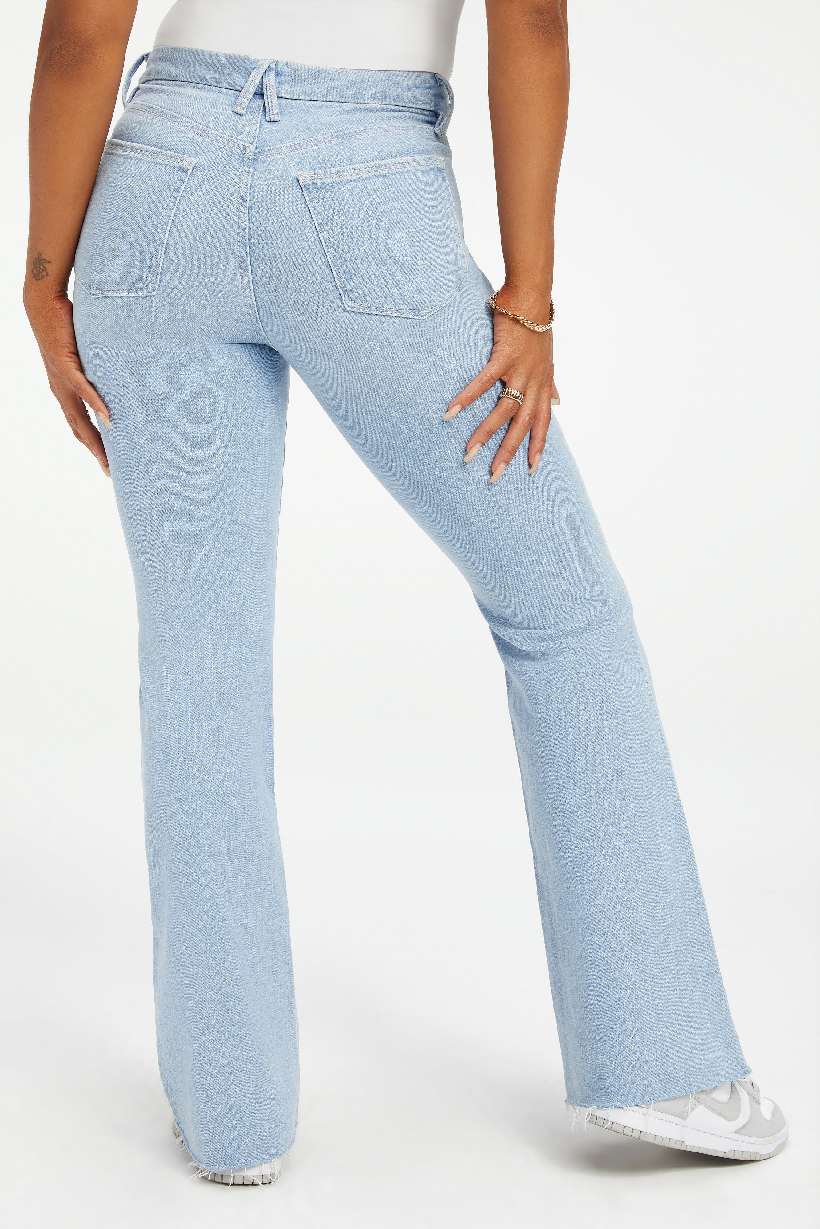GOOD LEGS FLARE JEANS | INDIGO204 sold by Good American product image thumbnail 4