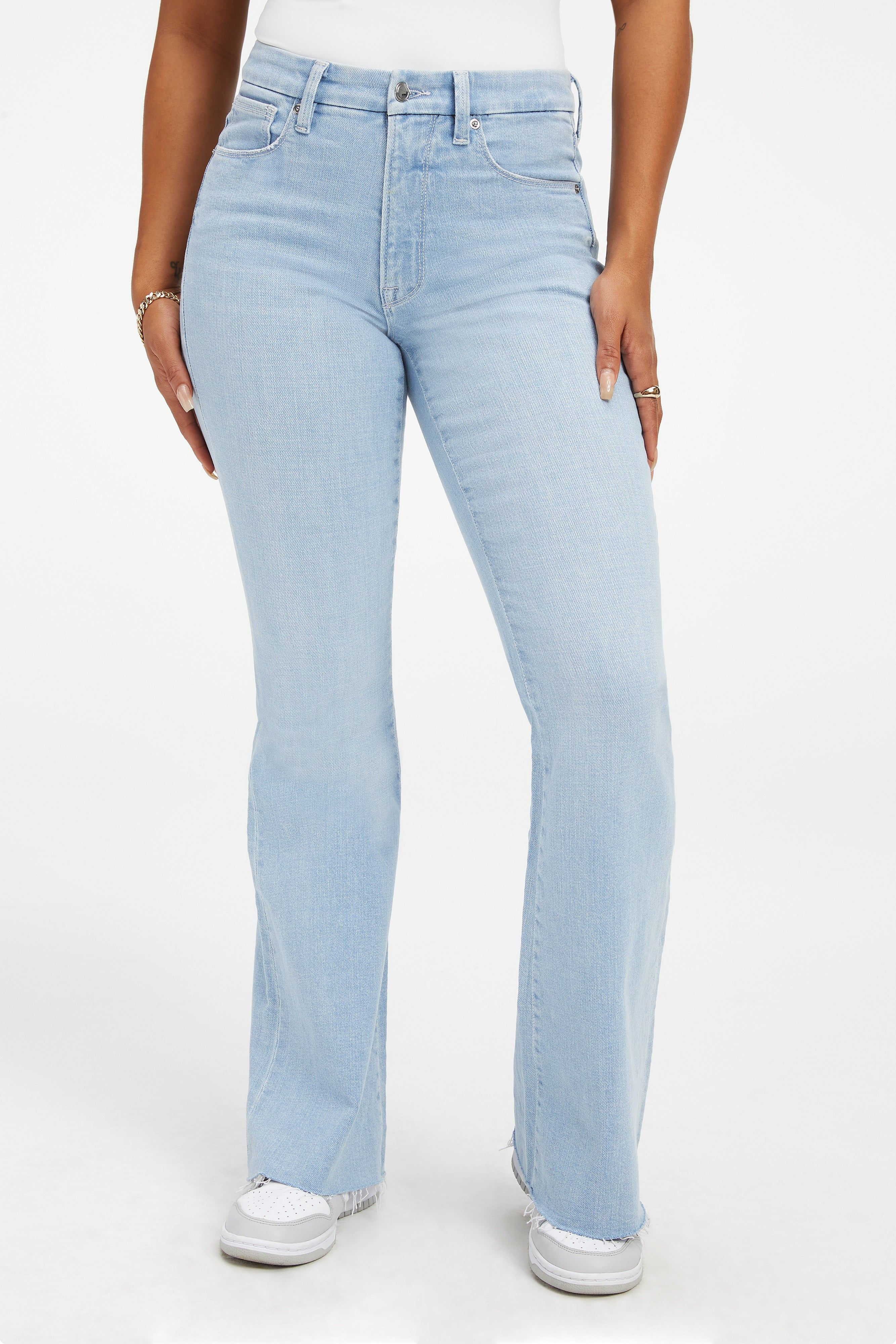 GOOD LEGS FLARE JEANS | INDIGO204 sold by Good American product image thumbnail 2