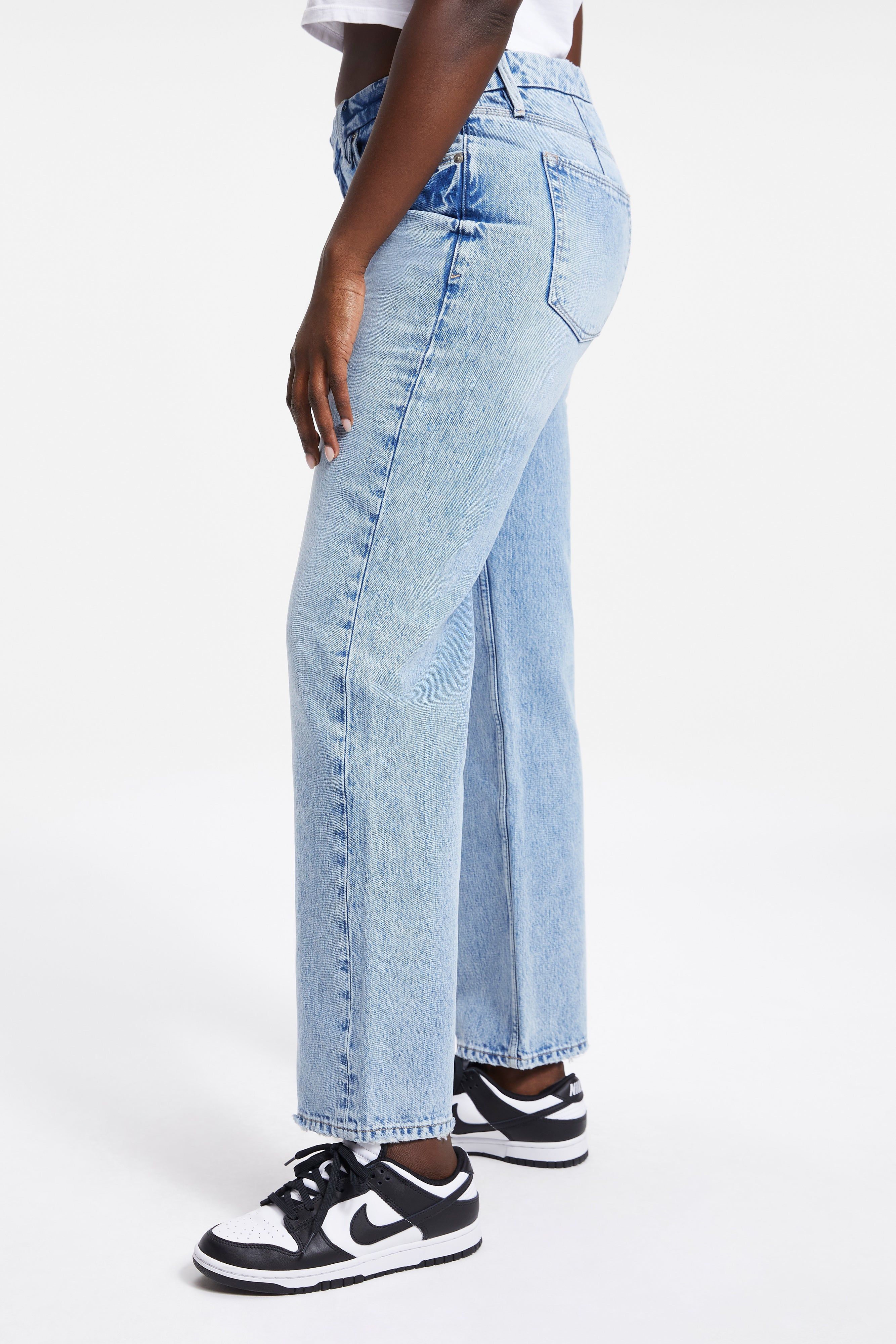 GOOD '90s JEANS | INDIGO058 sold by Good American product image thumbnail 9