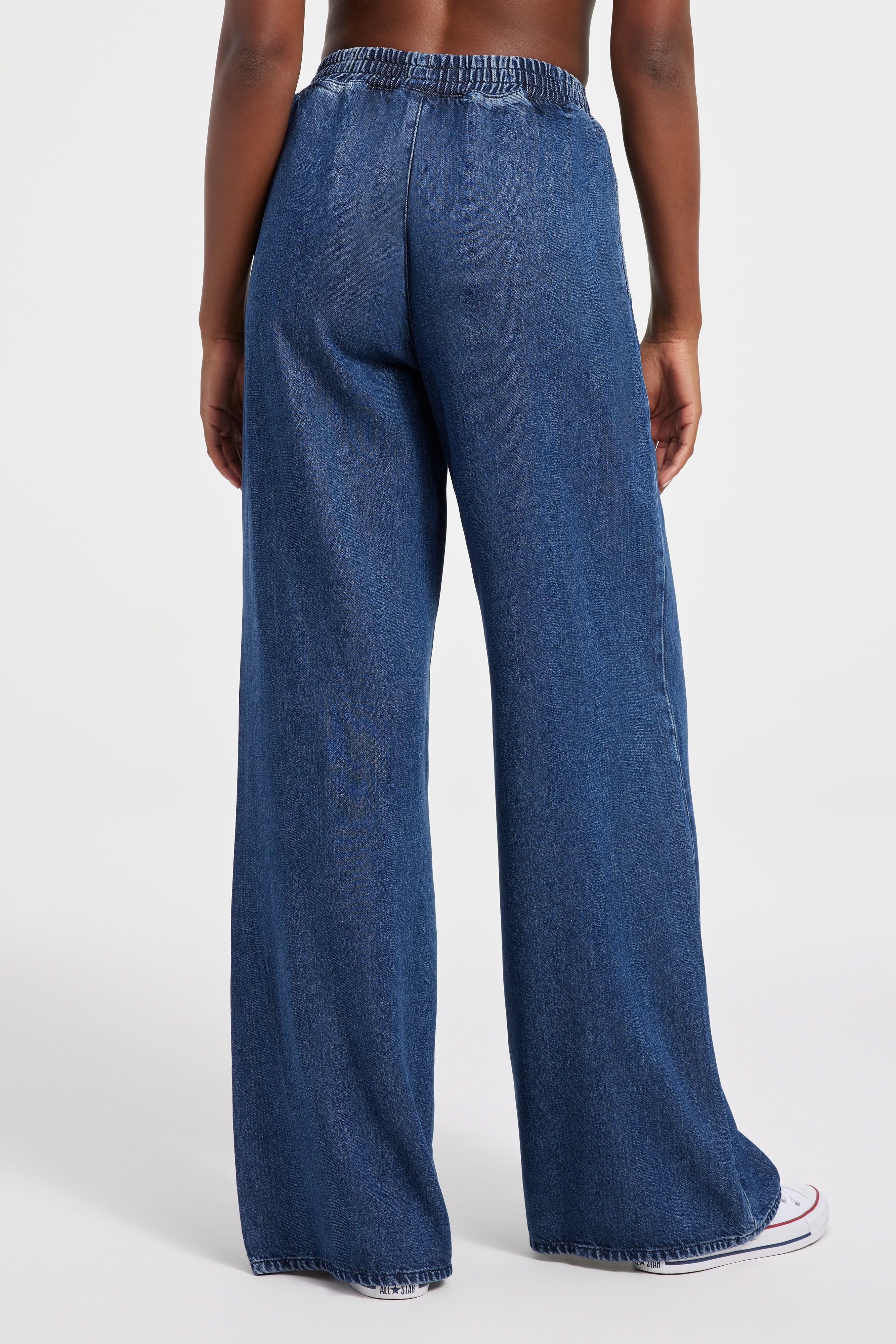 WEIGHTLESS TRACK PANTS | INDIGO395 sold by Good American product image thumbnail 5