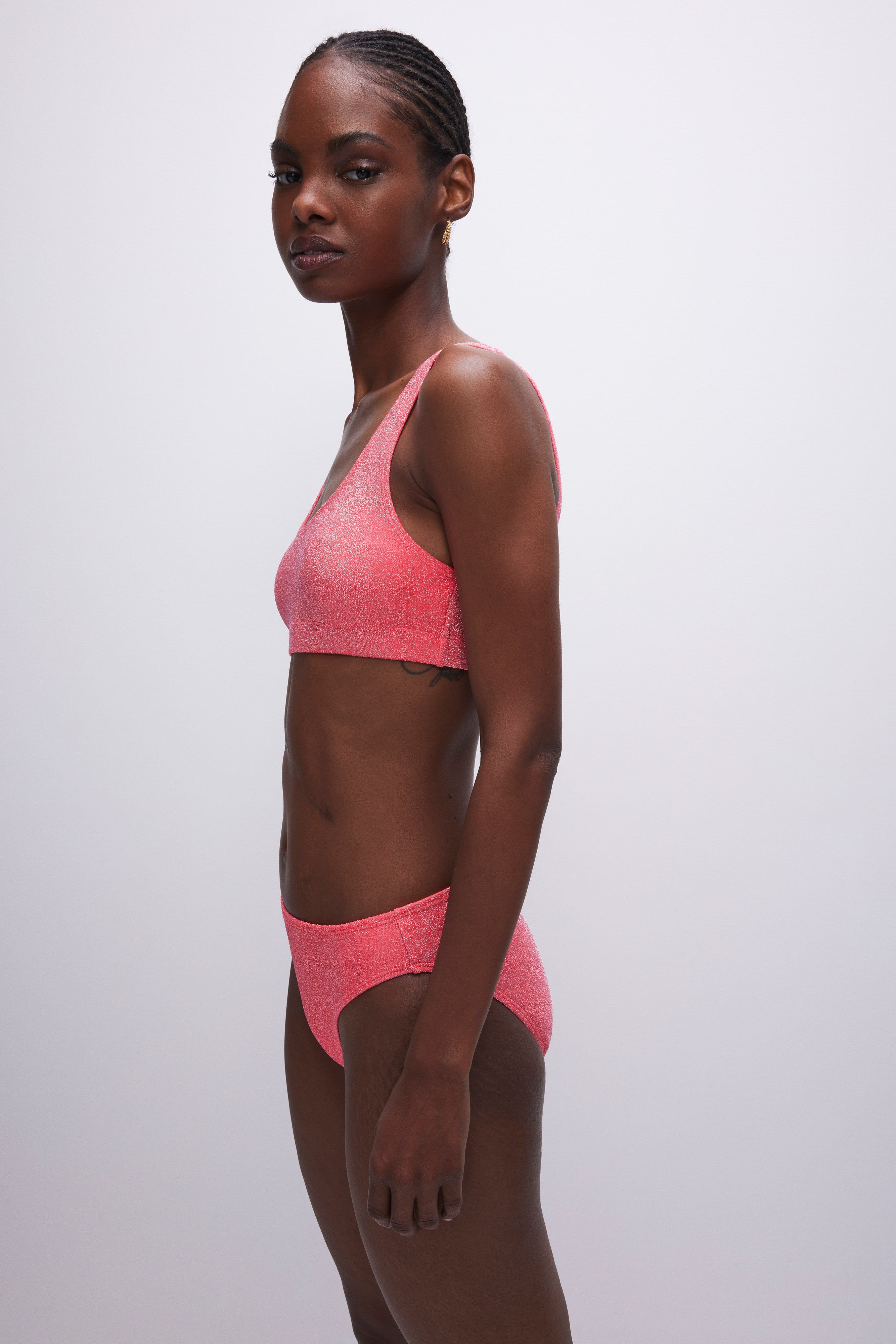 SPARKLE SCOOP BIKINI TOP | FIERY CORAL 002 sold by Good American product image thumbnail 4