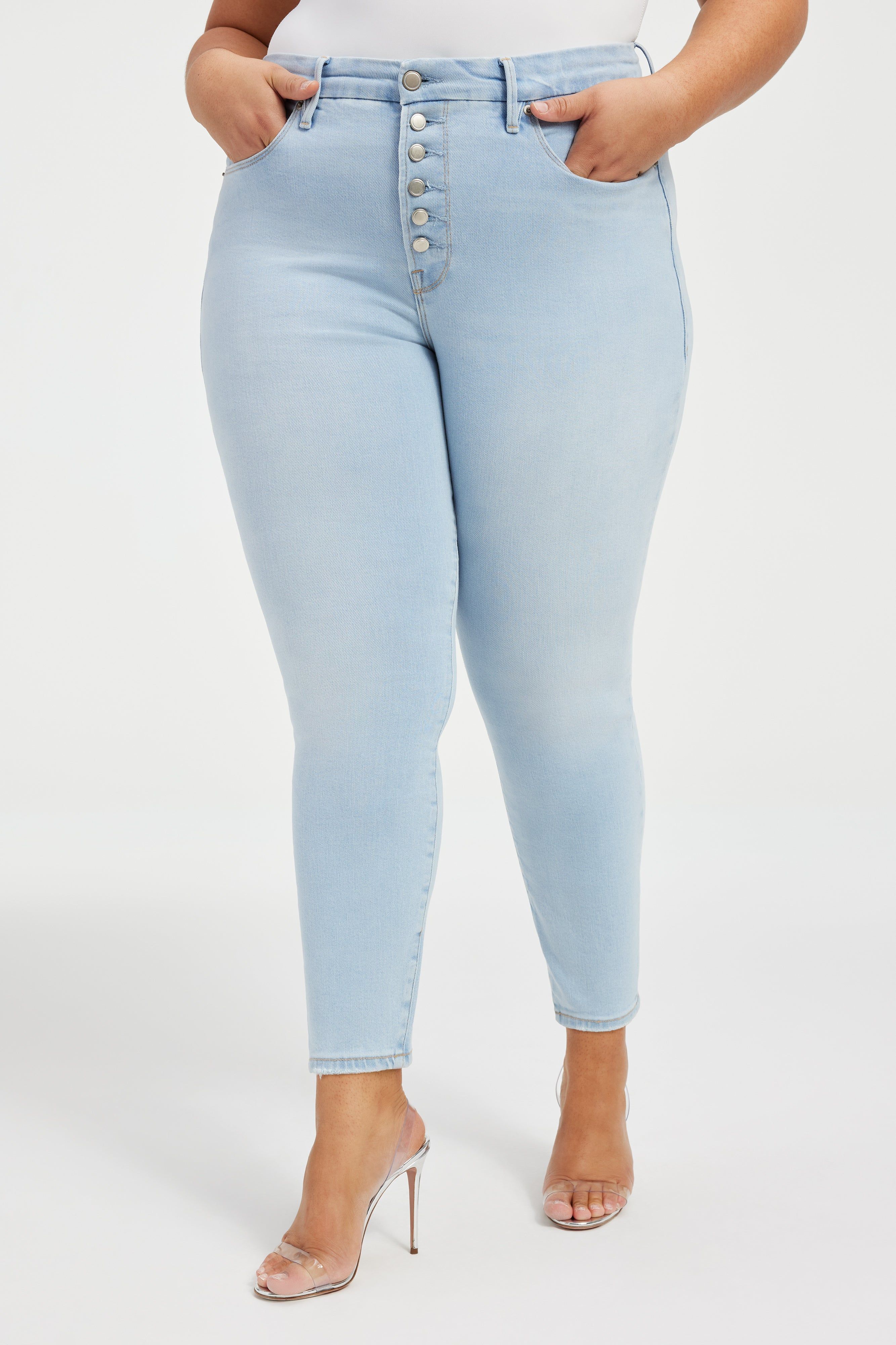 GOOD LEGS SKINNY CROPPED JEANS | INDIGO391 sold by Good American product image thumbnail 2