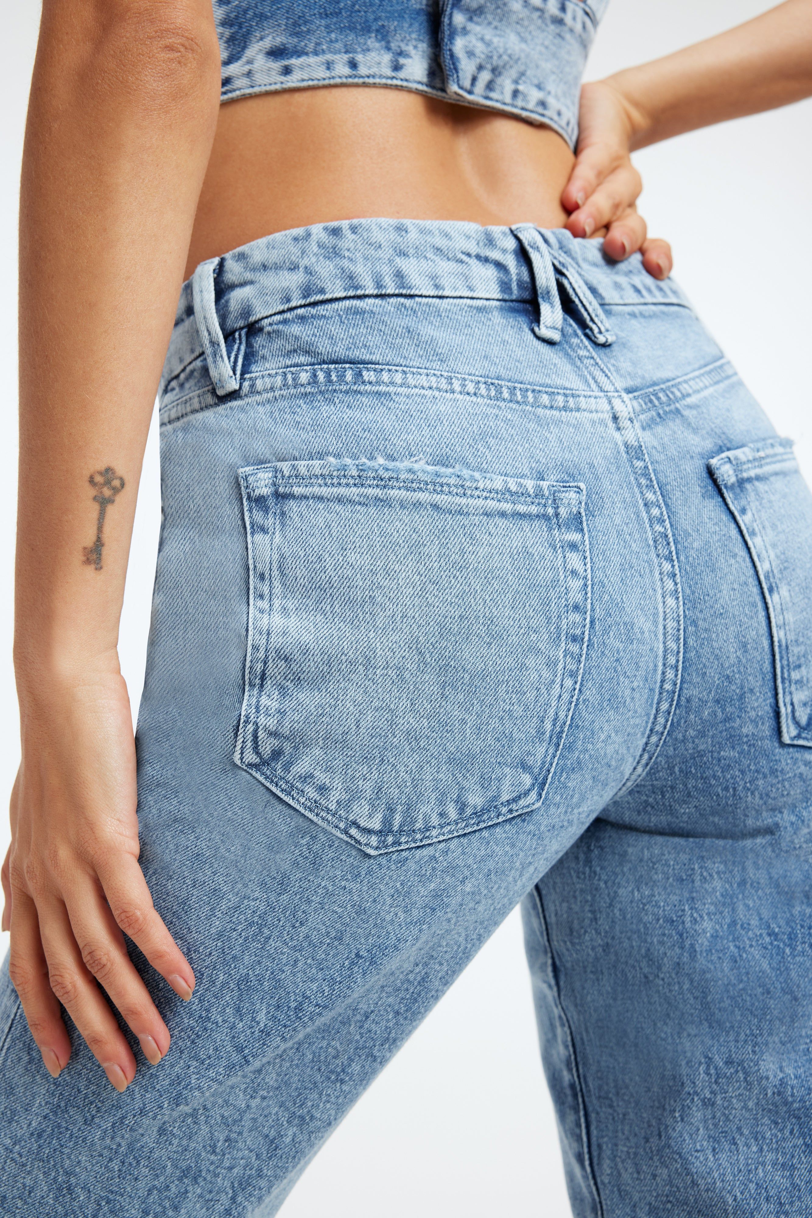 GOOD CLASSIC JEANS | INDIGO301 sold by Good American product image thumbnail 6