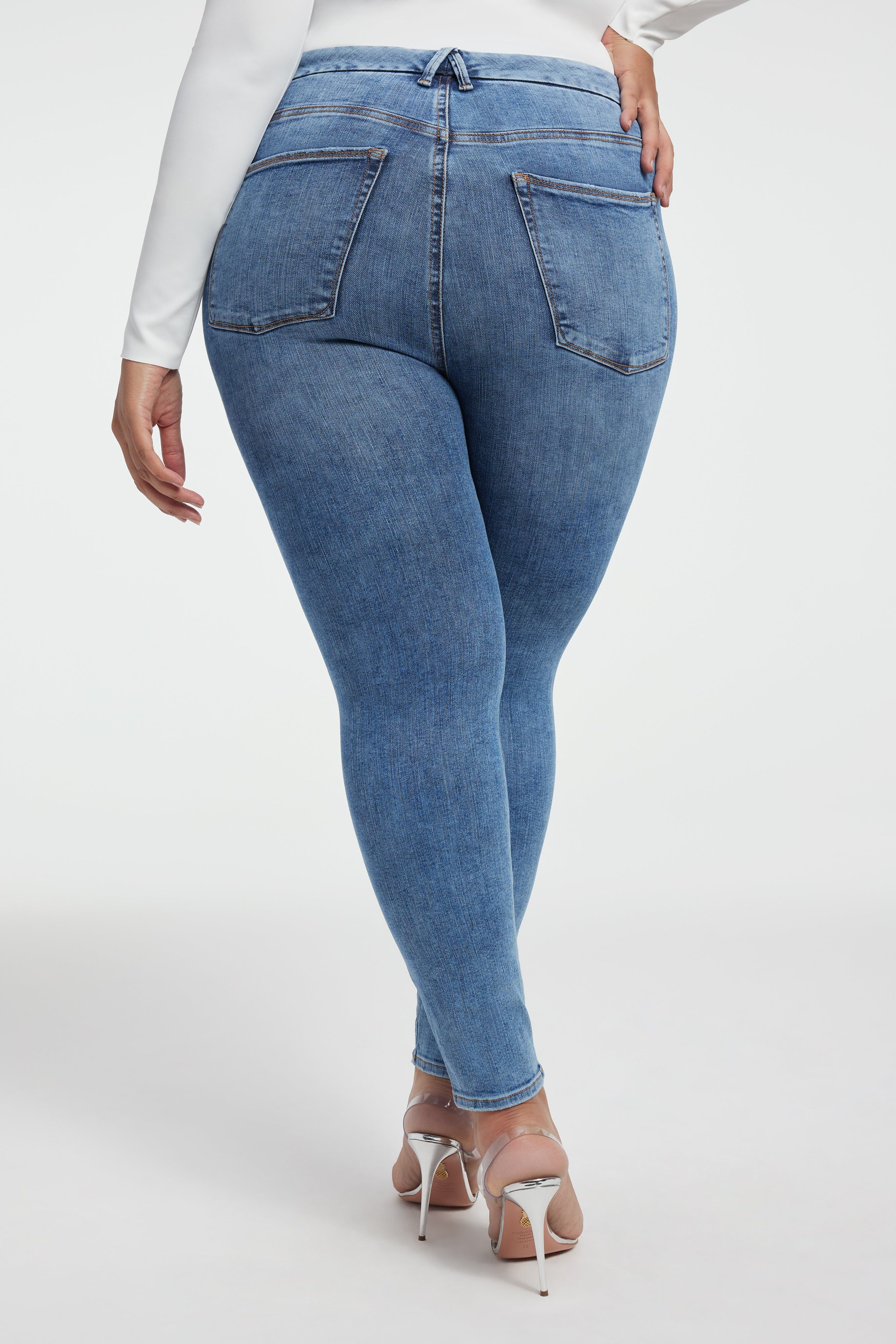 GOOD LEGS SKINNY JEANS | INDIGO439 sold by Good American product image thumbnail 4