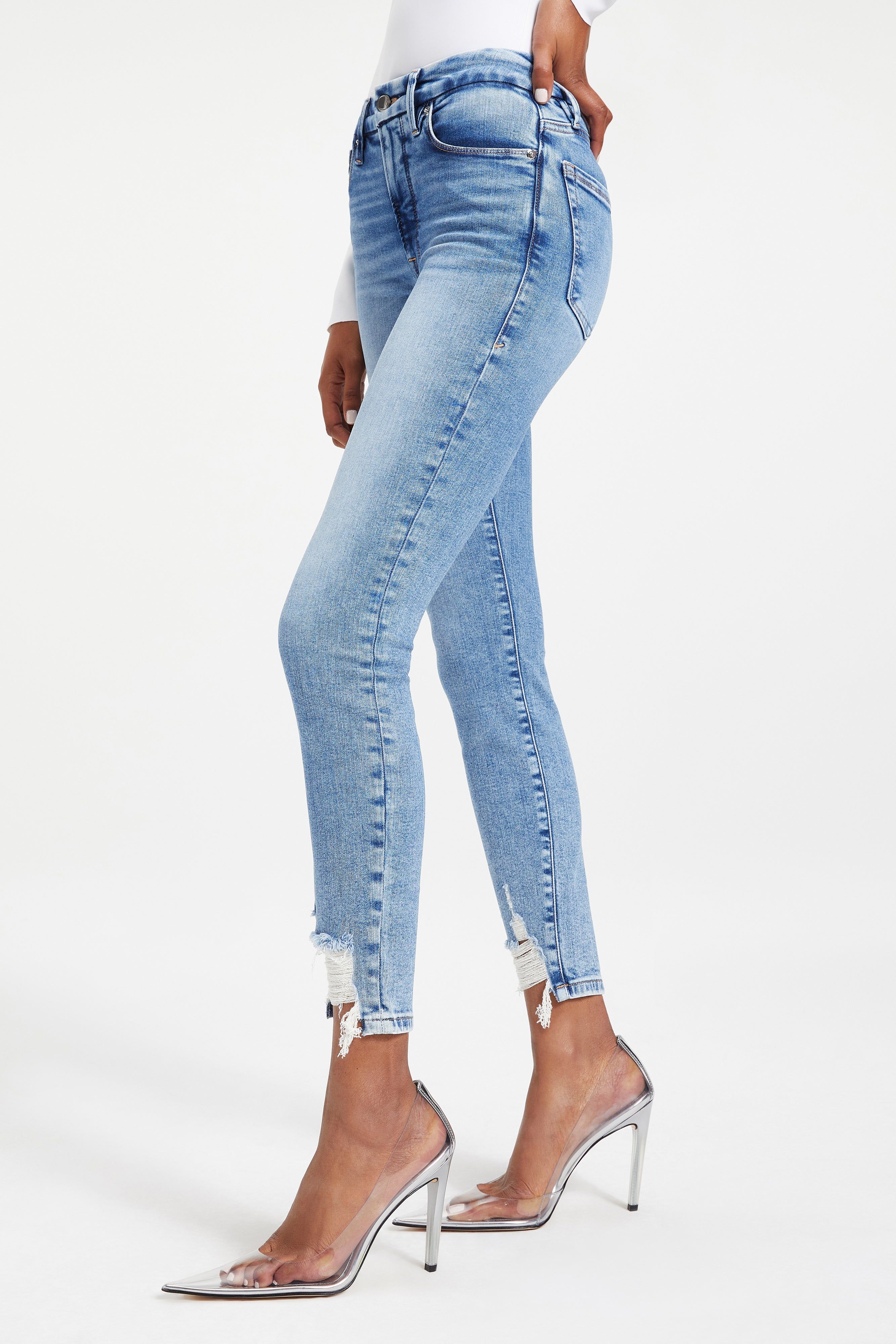 GOOD LEGS CROPPED JEANS | INDIGO010 sold by Good American product image thumbnail 5