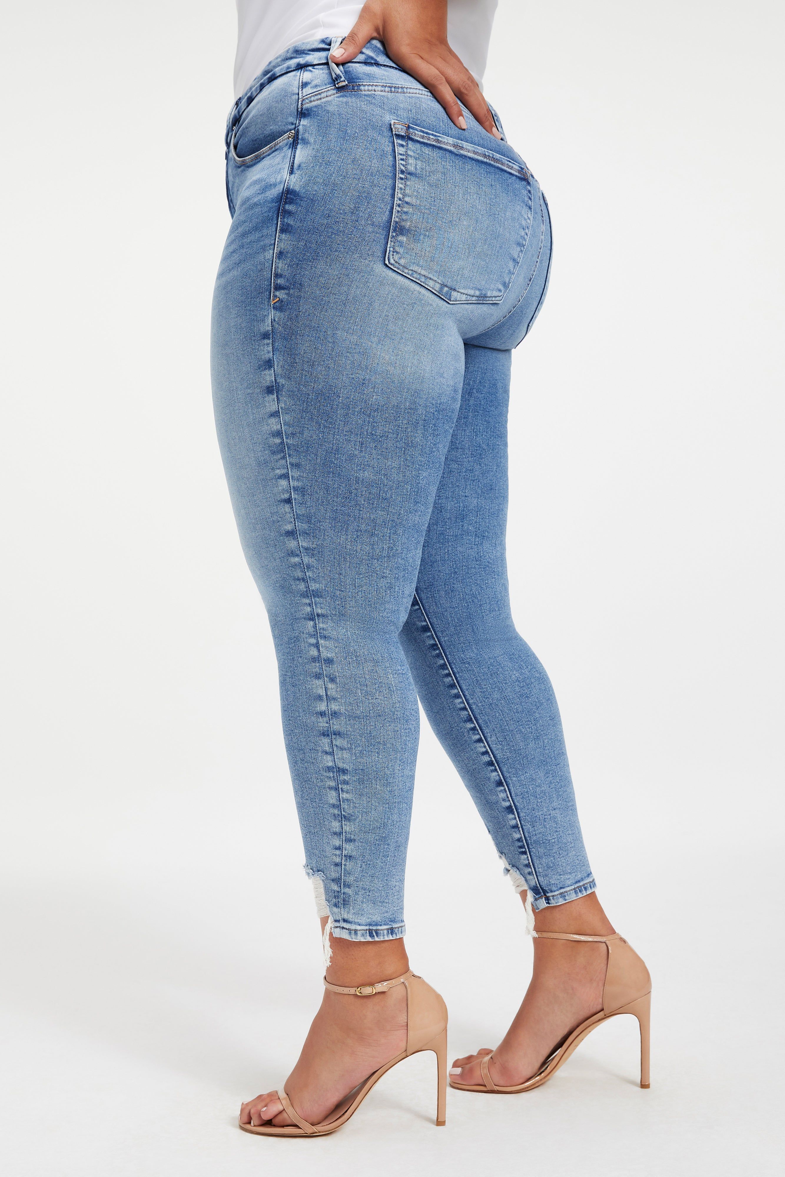 GOOD LEGS CROPPED JEANS | INDIGO010 sold by Good American product image thumbnail 9