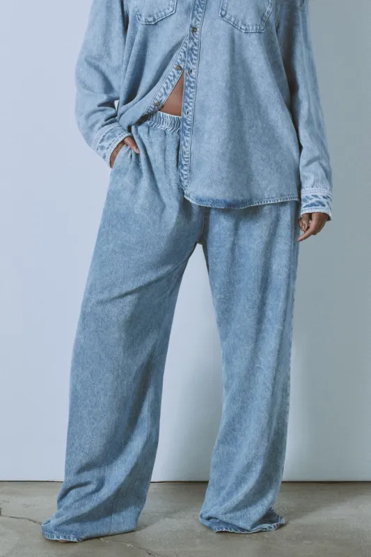 WEIGHTLESS TRACK PANTS | INDIGO396 sold by Good American