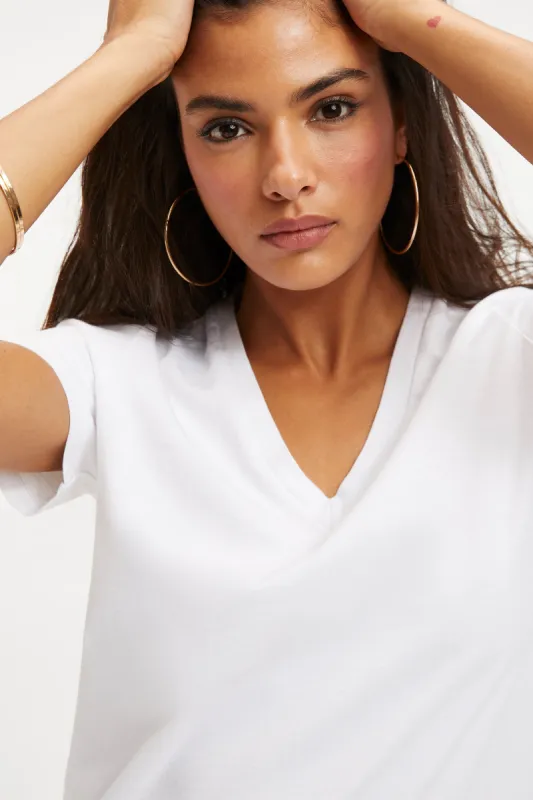 COTTON RELAXED V-NECK | WHITE001 sold by Good American