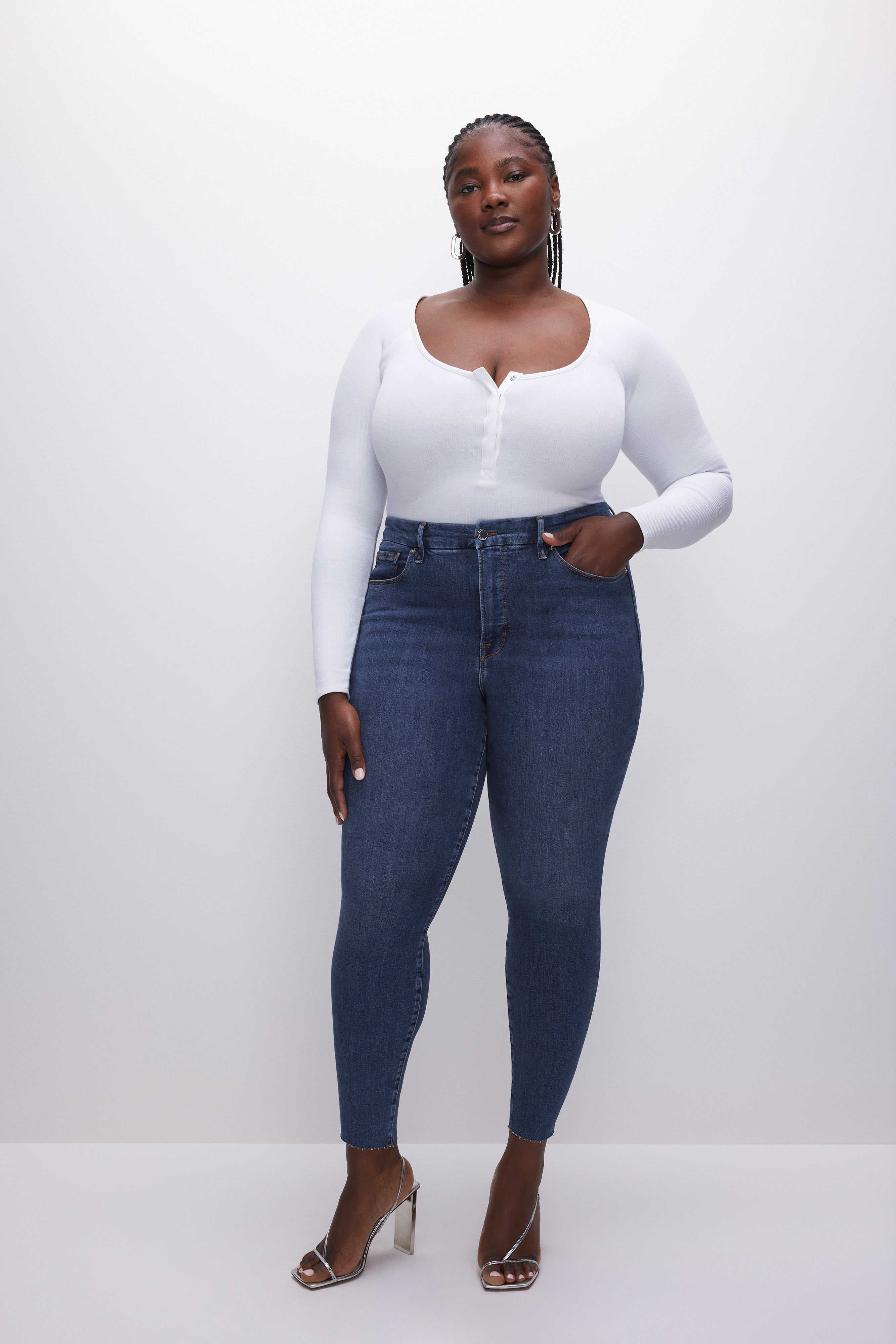 GOOD LEGS CROPPED JEANS | BLUE835 sold by Good American product image thumbnail 7