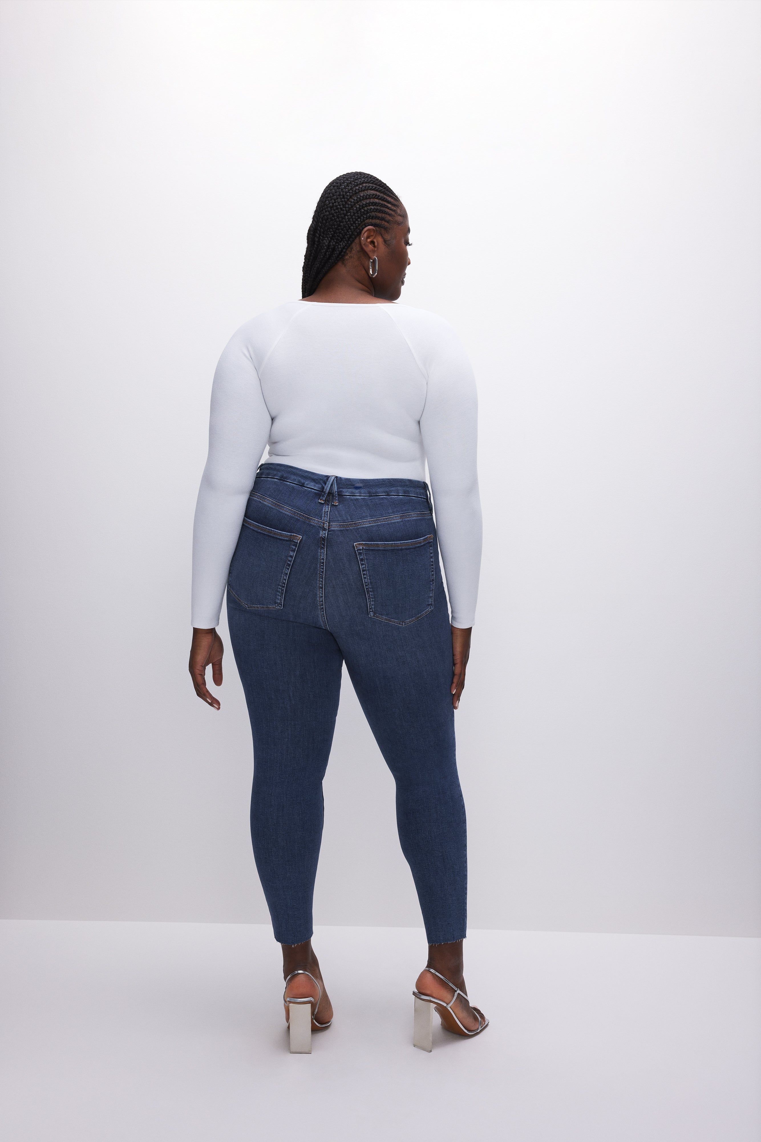 GOOD LEGS CROPPED JEANS | BLUE835 sold by Good American product image thumbnail 9
