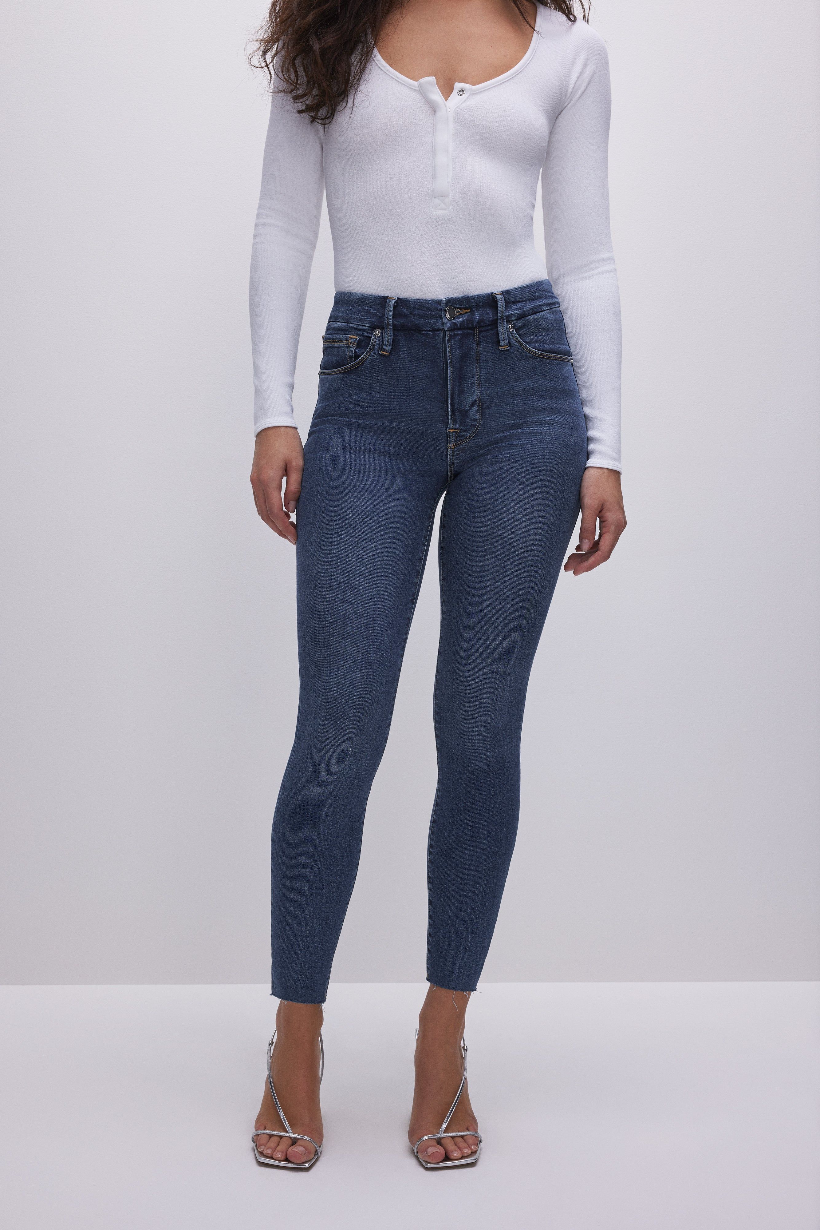GOOD LEGS CROPPED JEANS | BLUE835 sold by Good American product image thumbnail 3