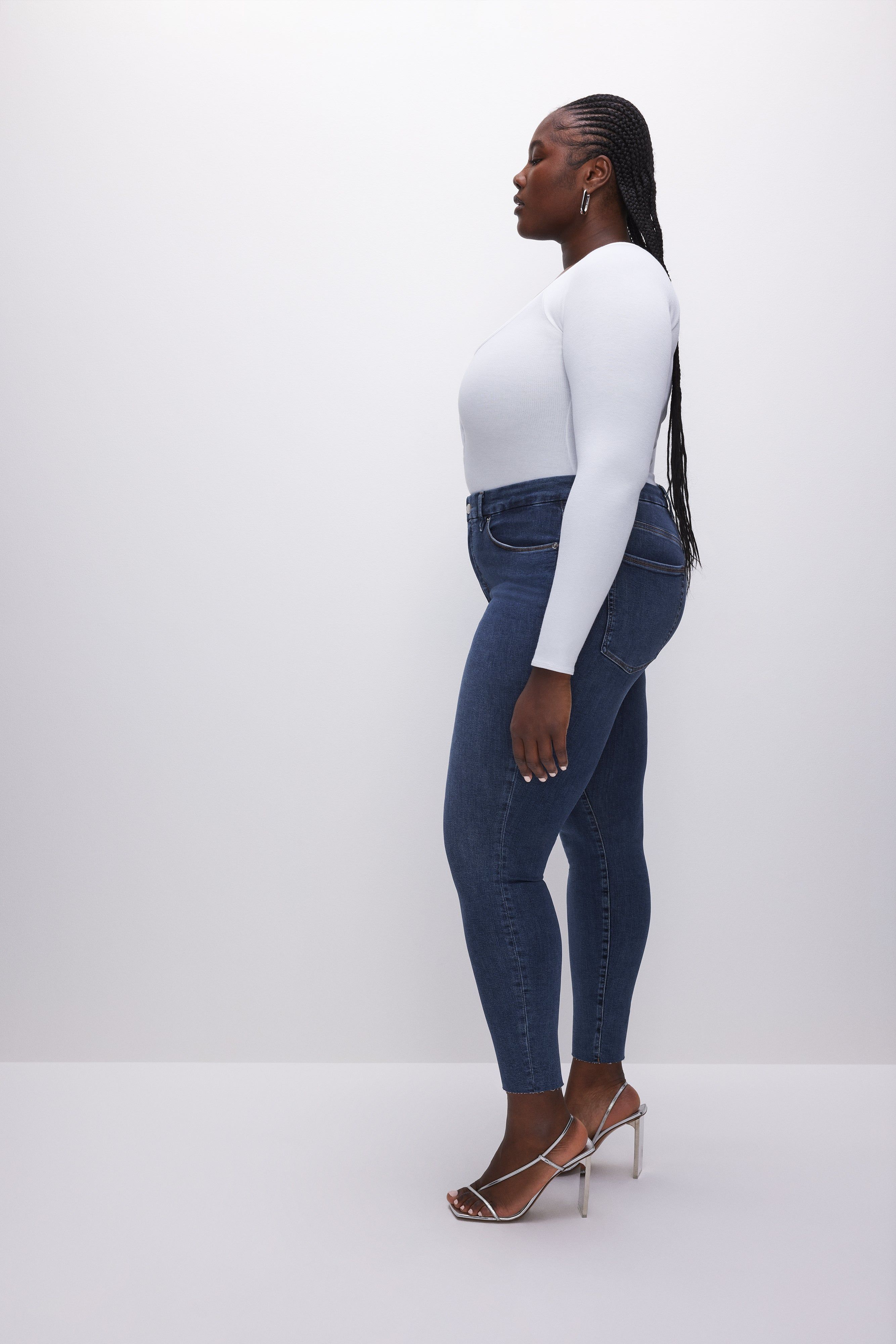 GOOD LEGS CROPPED JEANS | BLUE835 sold by Good American product image thumbnail 8