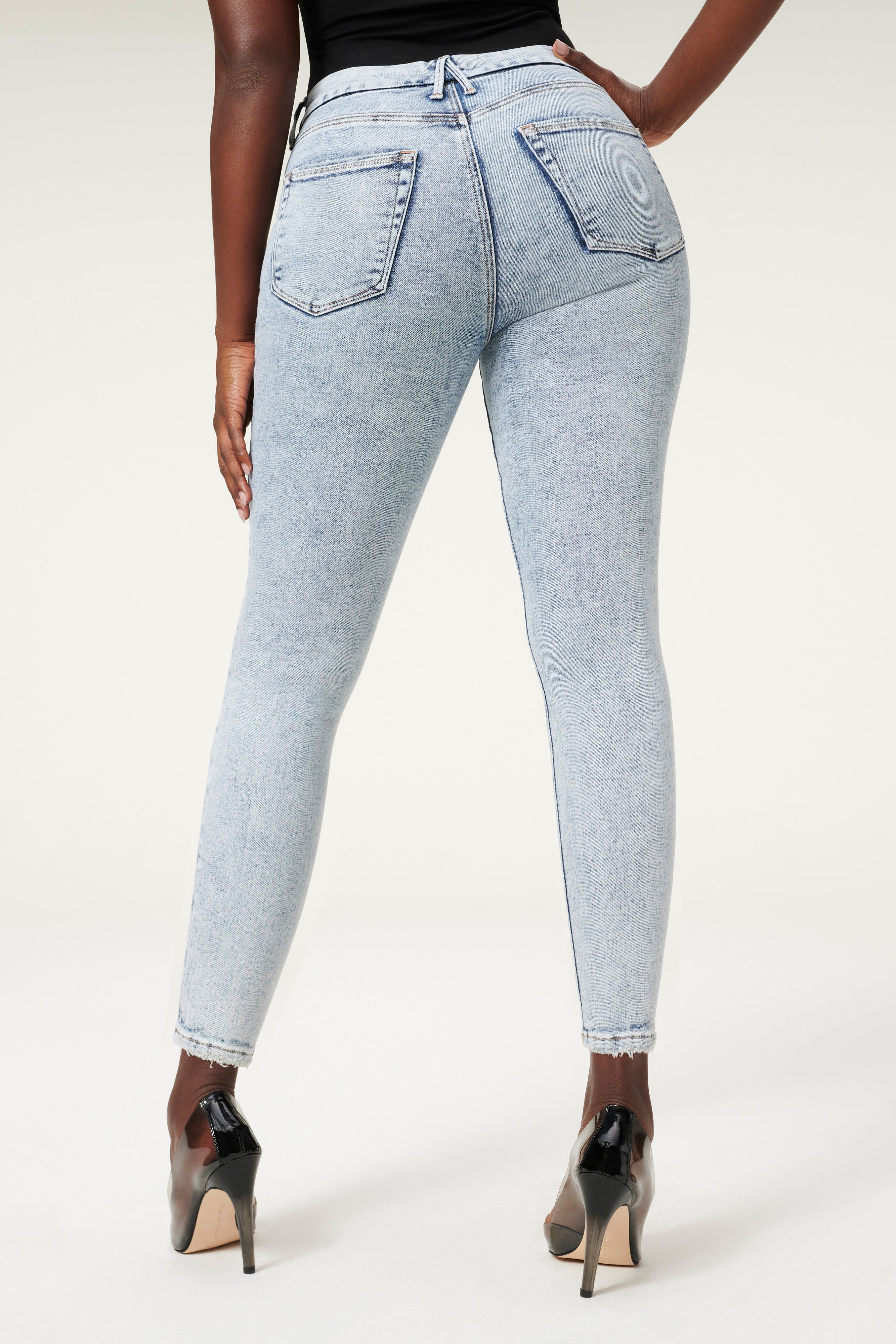 GOOD LEGS CROPPED JEANS | BLUE837 sold by Good American product image thumbnail 4