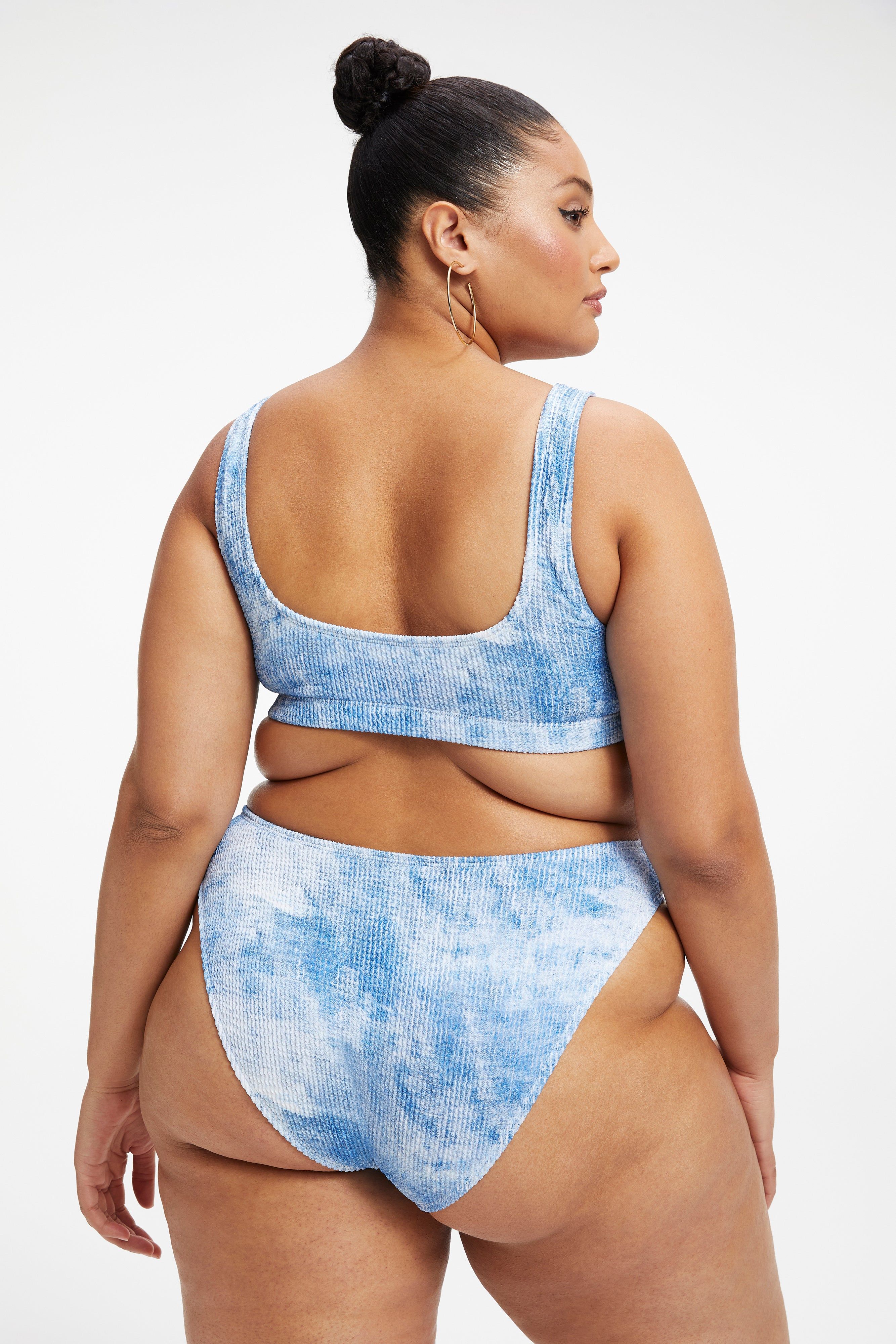 ALWAYS FITS SCOOP BIKINI TOP | INDIGO TIE DYE002 sold by Good American product image thumbnail 10