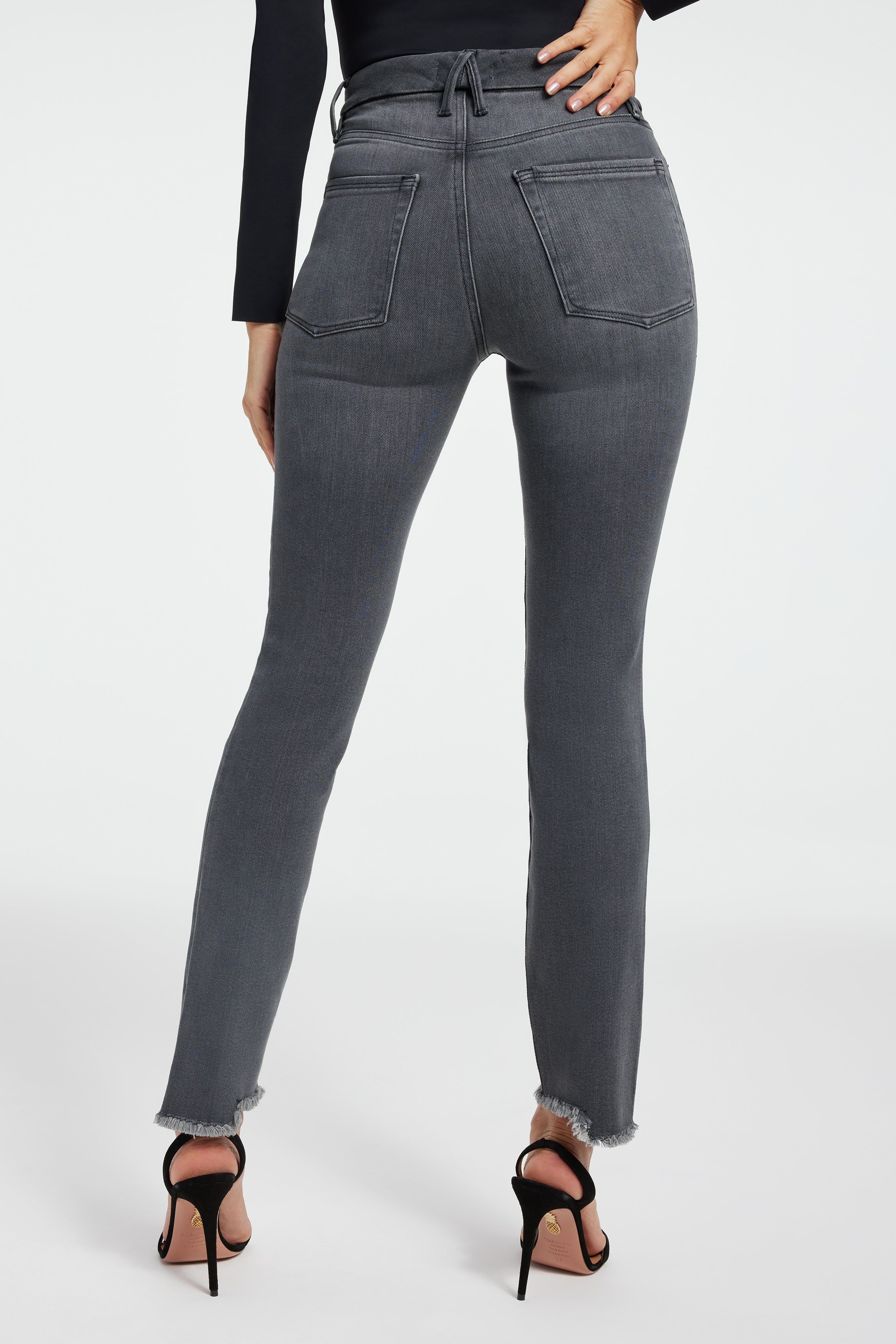 GOOD LEGS CIGARETTE JEANS| BLACK214 sold by Good American product image thumbnail 4