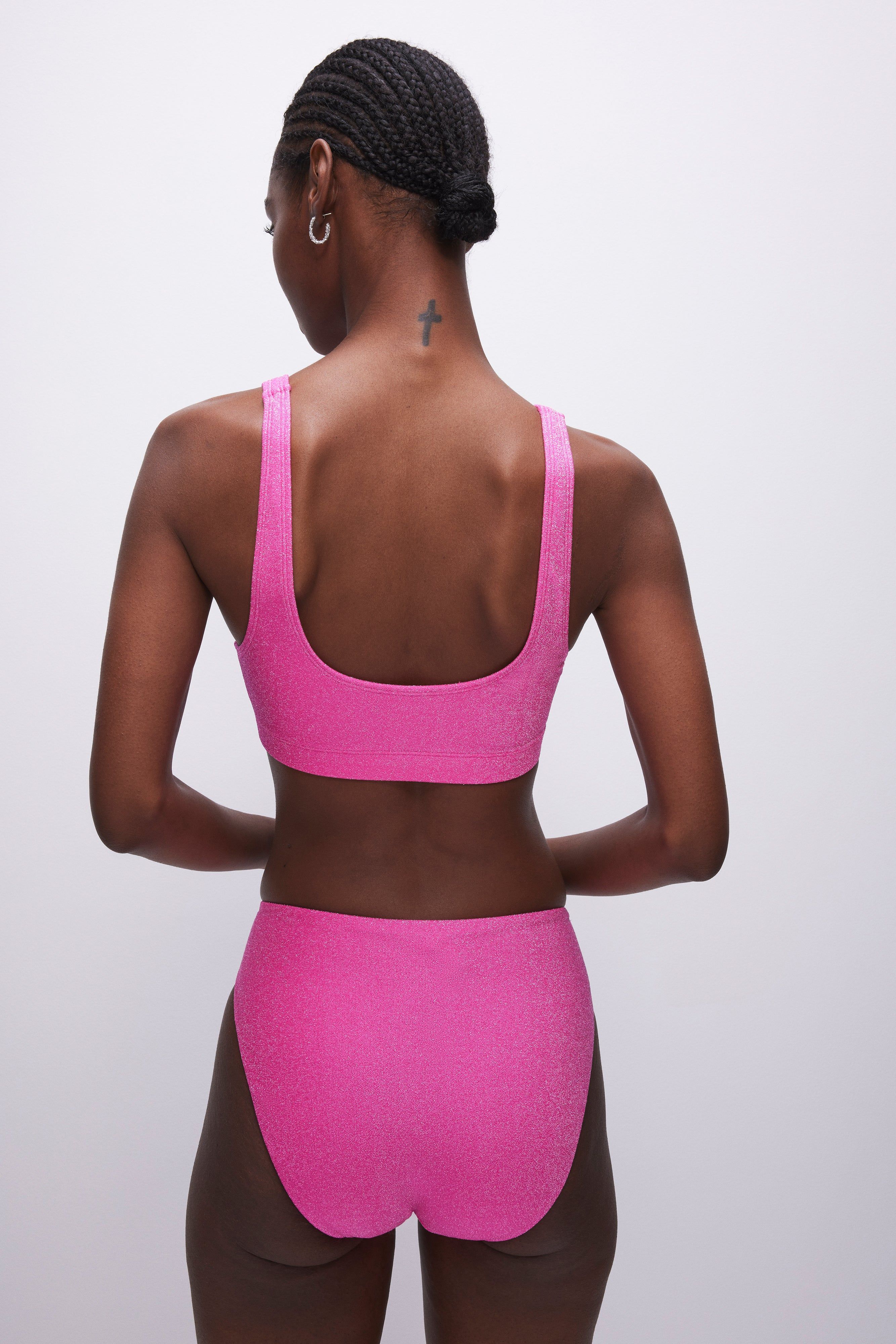 SPARKLE SCOOP BIKINI TOP | KNOCKOUTPINK001 sold by Good American product image thumbnail 9
